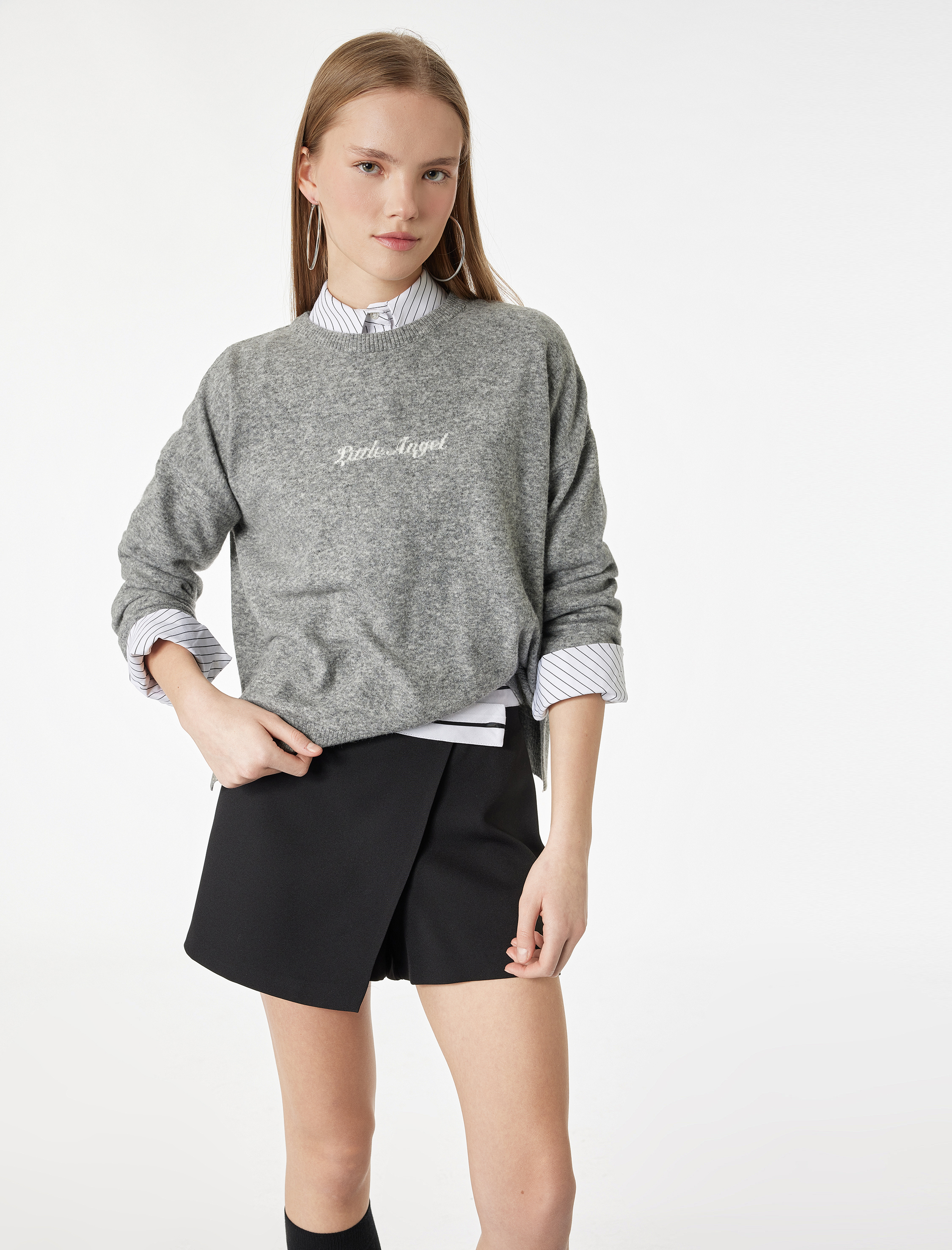   Uzun Kollu Bisiklet Yaka İşlemeli Triko Kazak