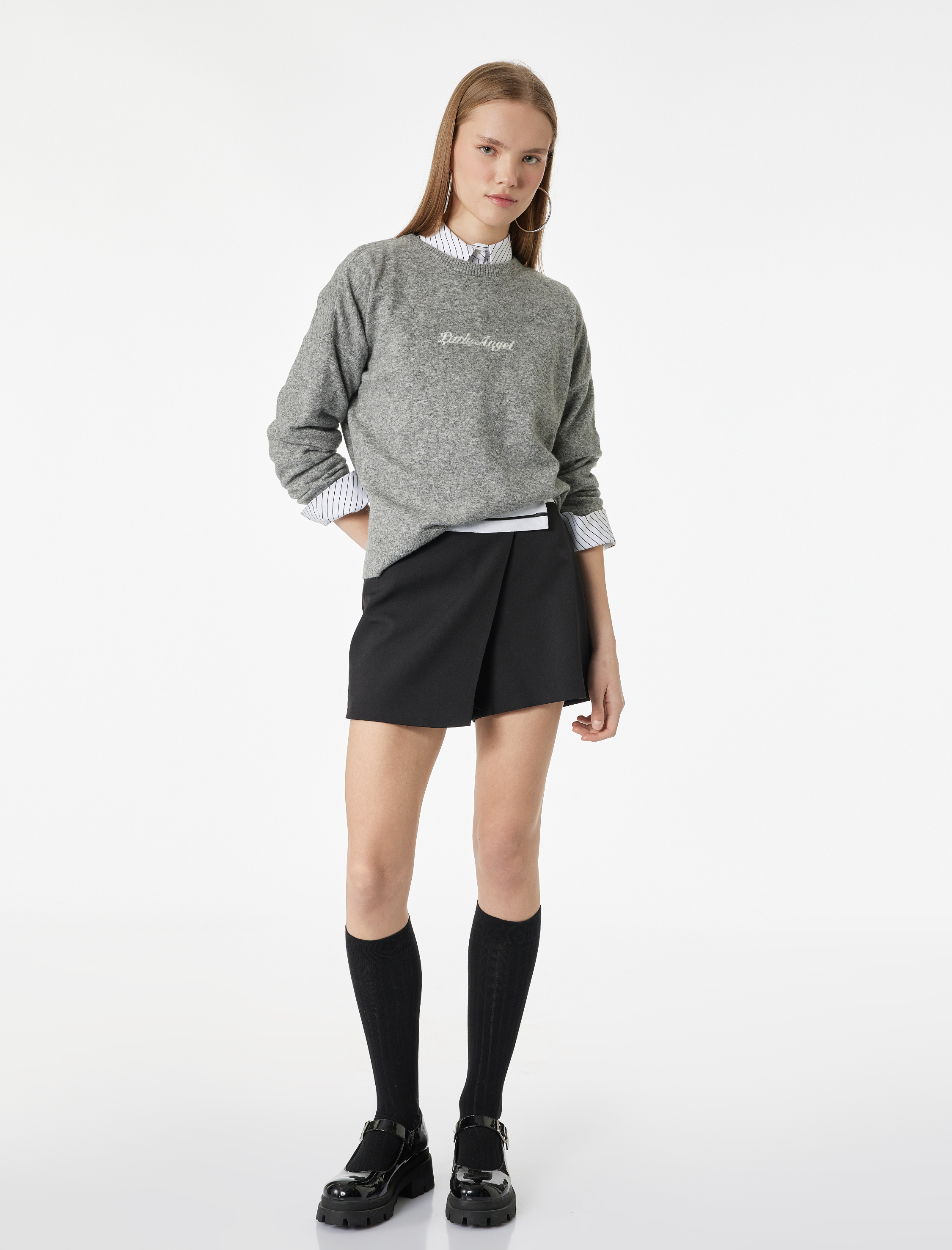   Uzun Kollu Bisiklet Yaka İşlemeli Triko Kazak