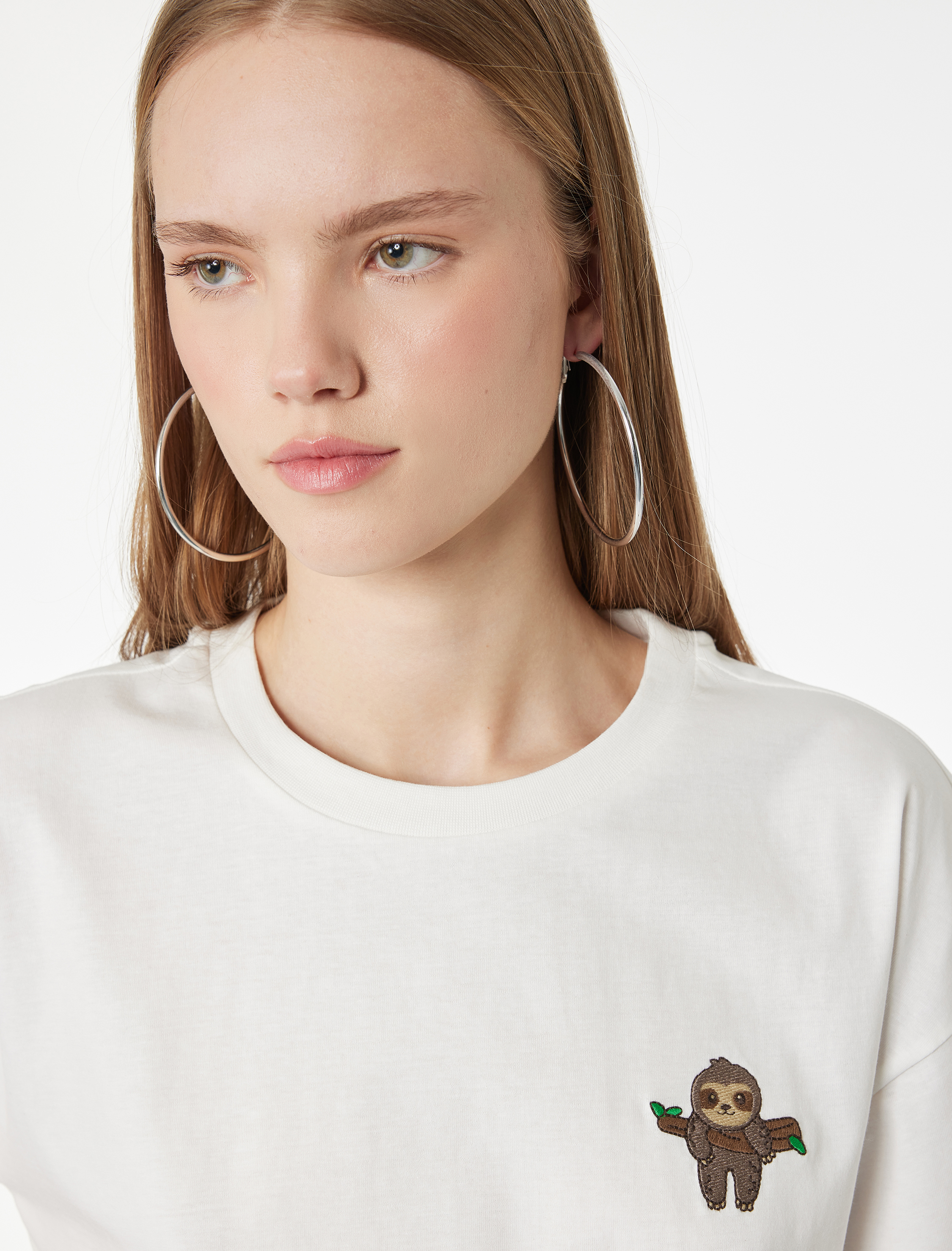   Bisiklet Yaka Kısa Kollu Koala Nakışlı Pamuklu Oversize Tişört