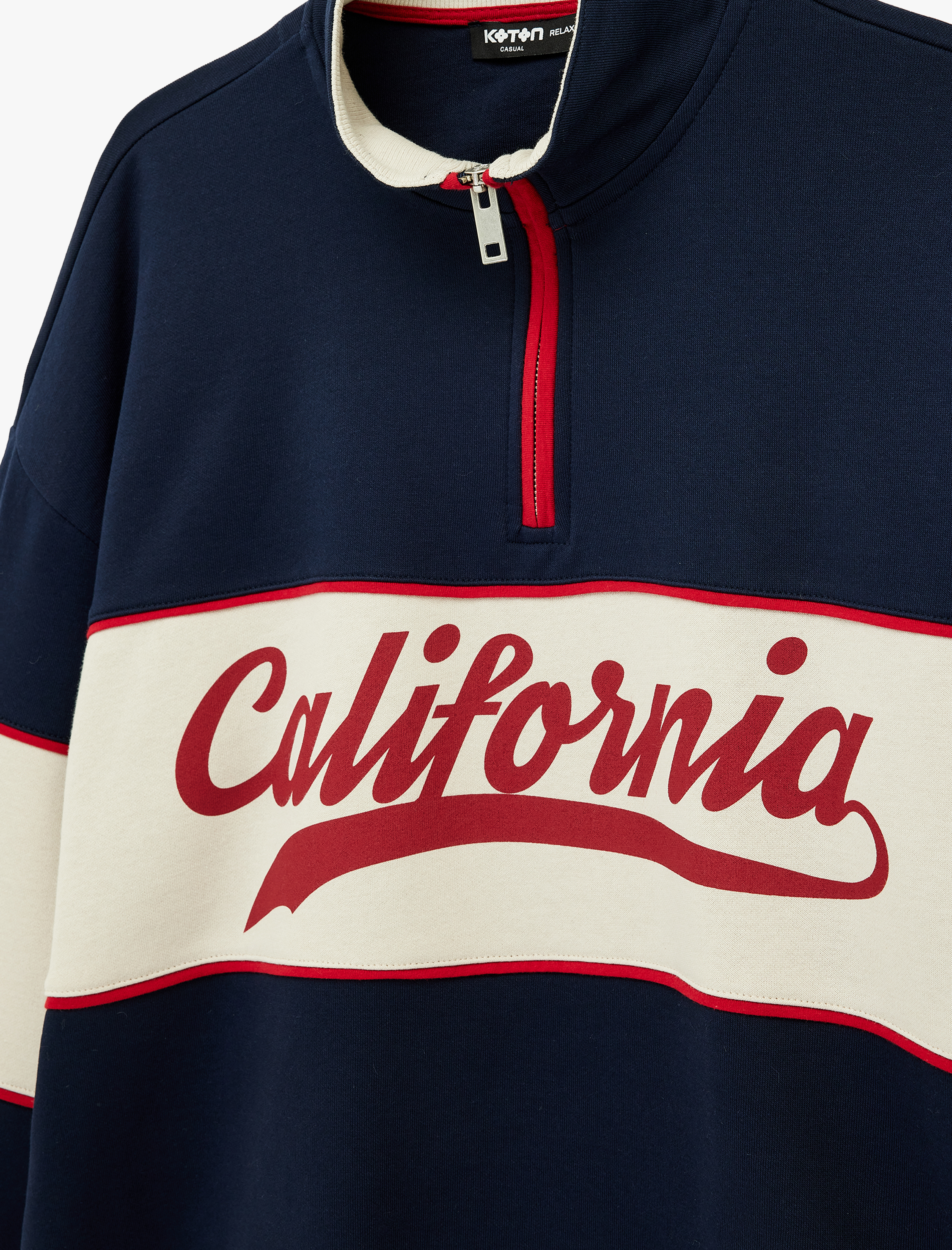   Oversize Şardonlu Renk Bloklu Kolej Baskılı Yarım Fermuarlı Sweatshirt