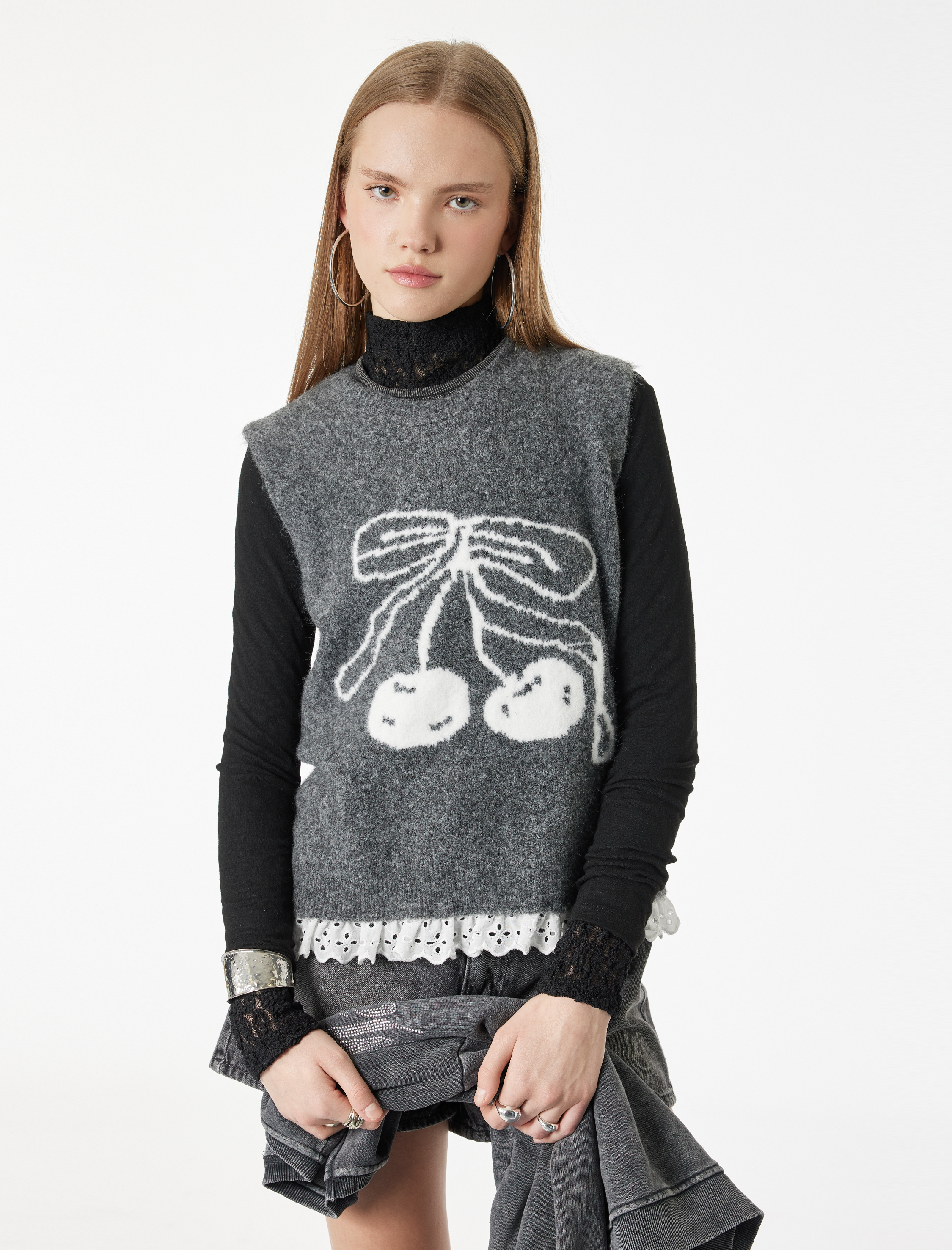   Kolsuz Bisiklet Yaka Koyun Yünü Karışımlı Kiraz Desenli Triko Süveter