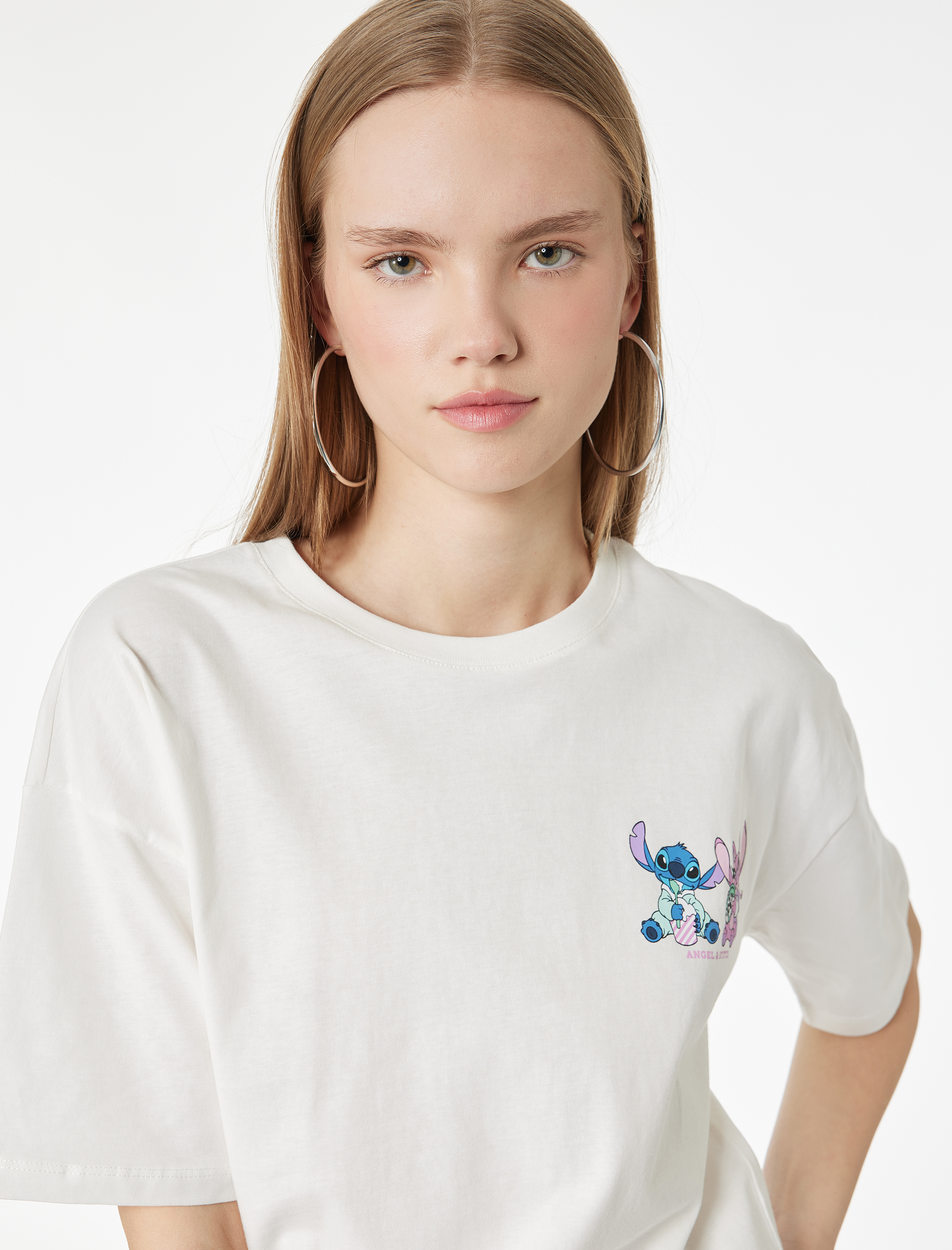   Stitch Lisanslı Kısa Kollu Bisiklet Yaka Arkası Baskılı Oversize Tişört