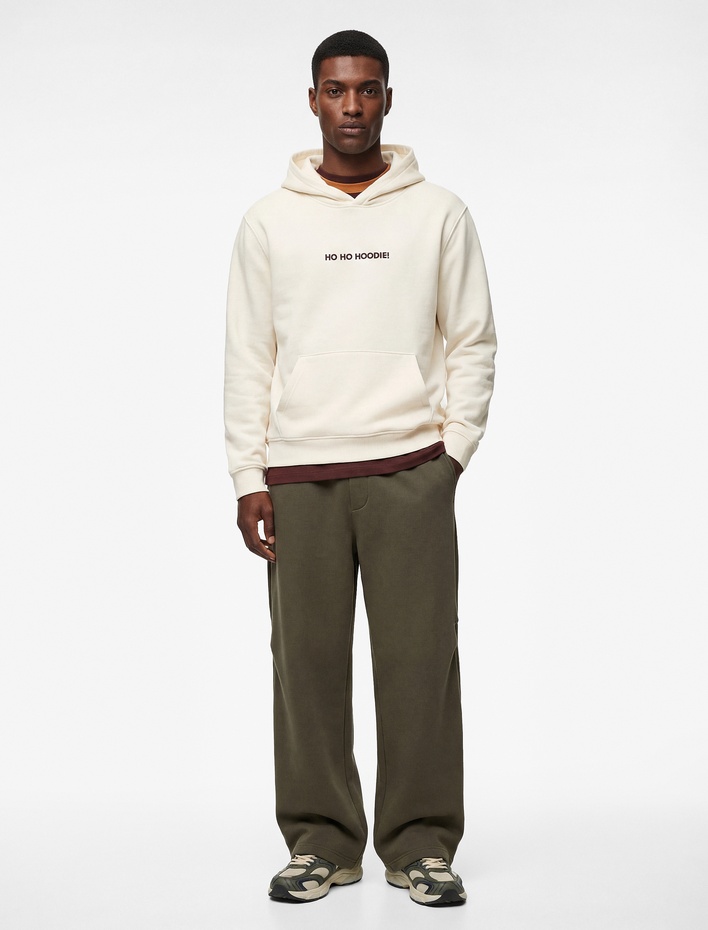  Uzun Kollu Kanguru Cepli Şardonlu Yılbaşı Temalı Nakışlı Kapşonlu Sweatshirt