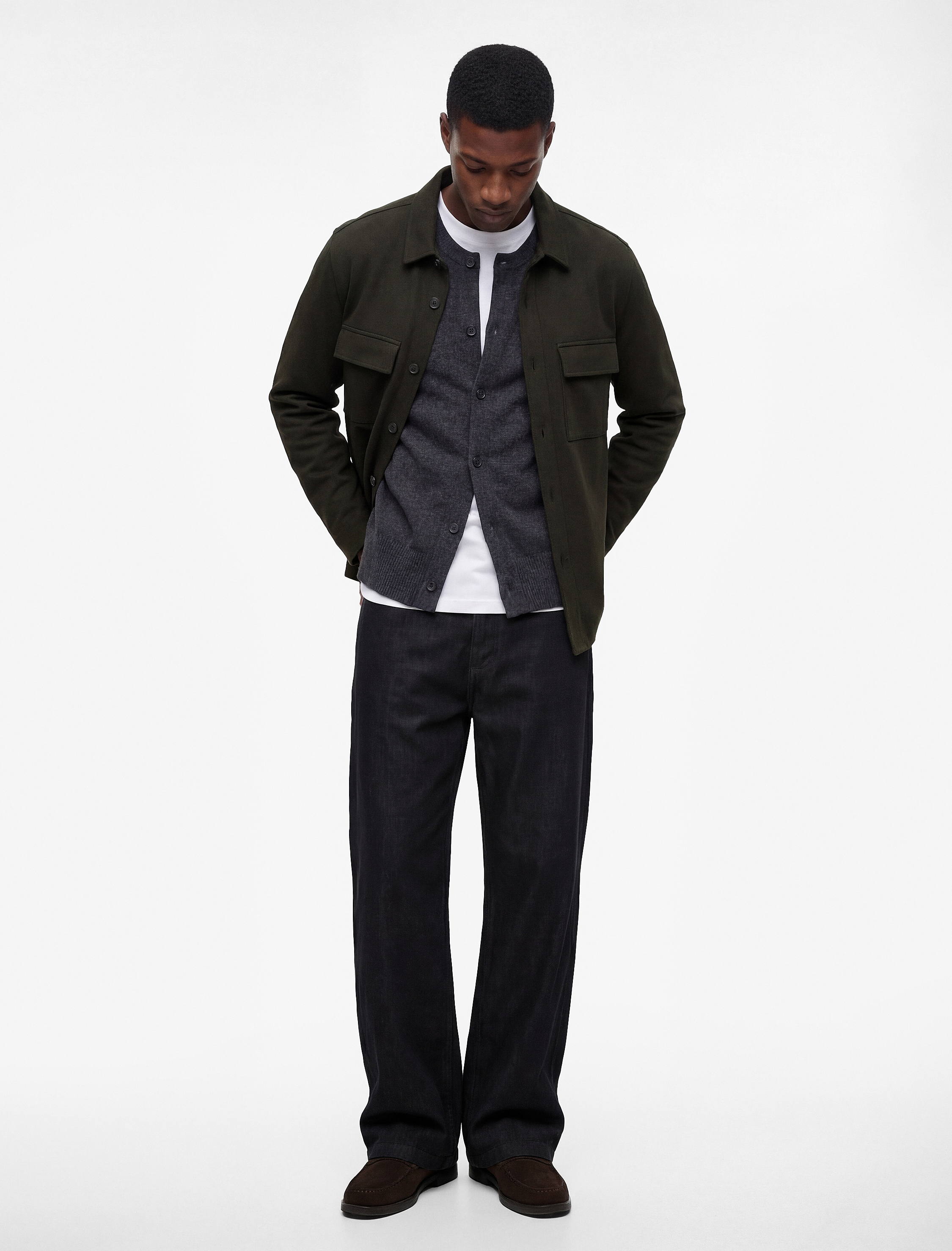   Regular Fit Düğmeli Kapaklı Cepli Klasik Yaka Uzun Kollu Gömlek