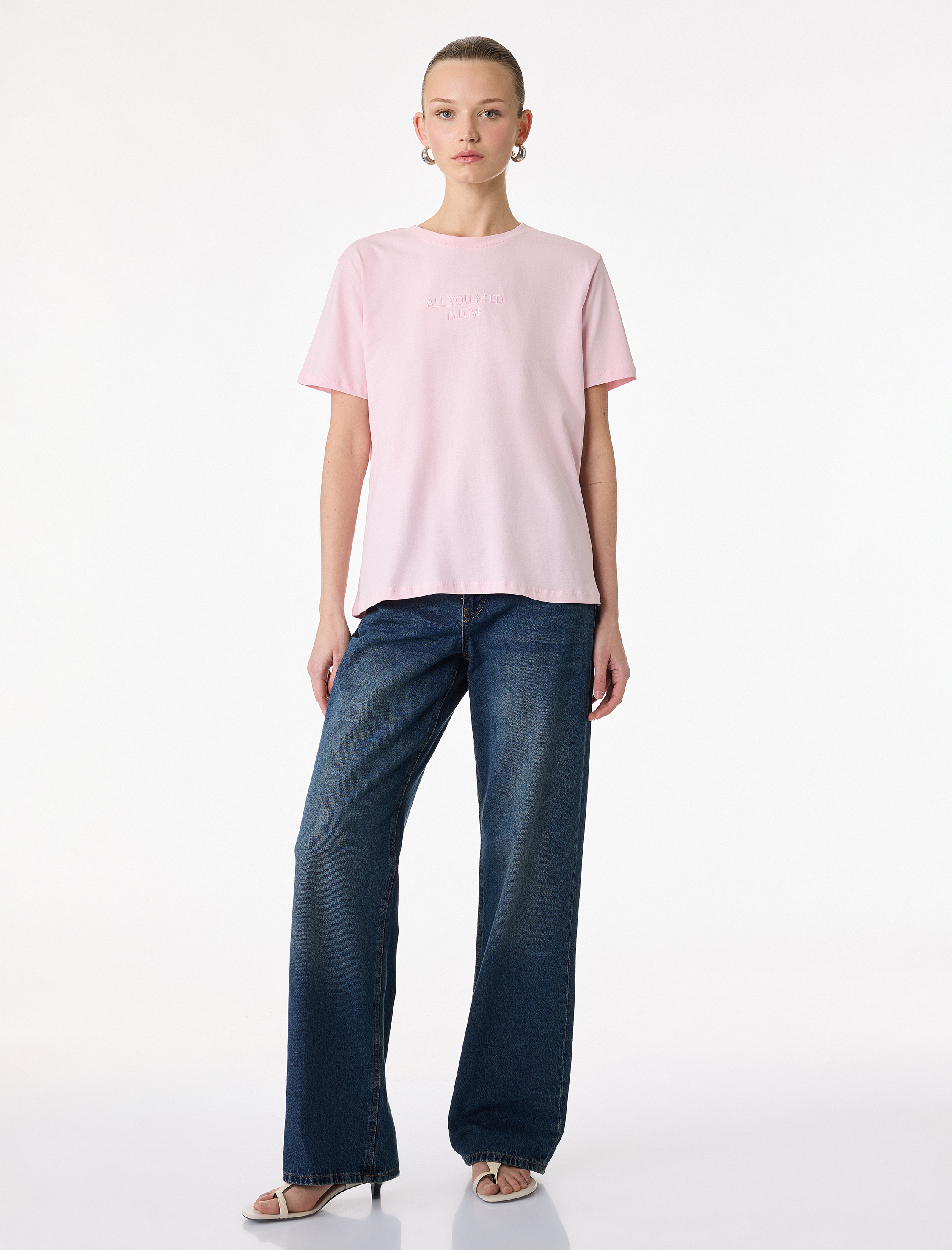   Pamuklu Bisiklet Yaka İşleme Detaylı Kısa Kollu Tişört