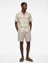 Regular Fit Kısa Kollu Pamuklu Palmiye Desenli Apaş Yaka Gömlek