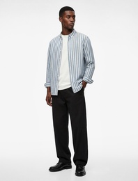 Regular Fit Düğmeli Yaka Uzun Kollu Gömlek