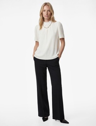 Dantel Detaylı Kısa Kollu Bisiklet Yaka Bluz