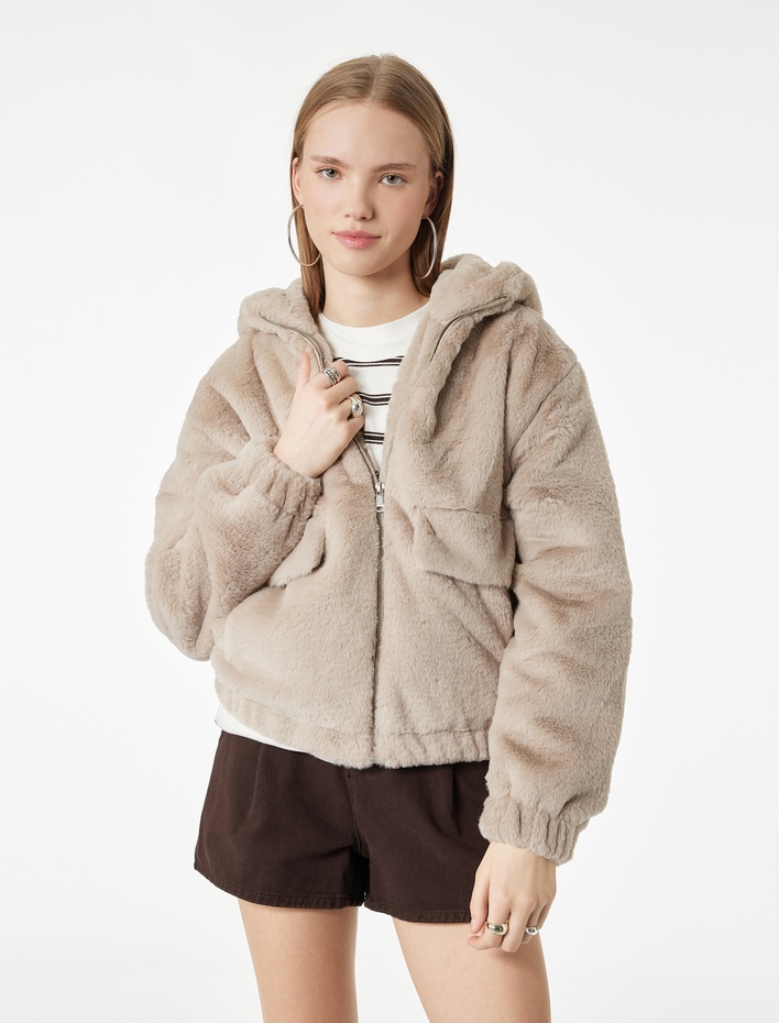  Cep Detaylı Uzun Kollu Fermuarlı Kapüşonlu Suni Kürk Ceket