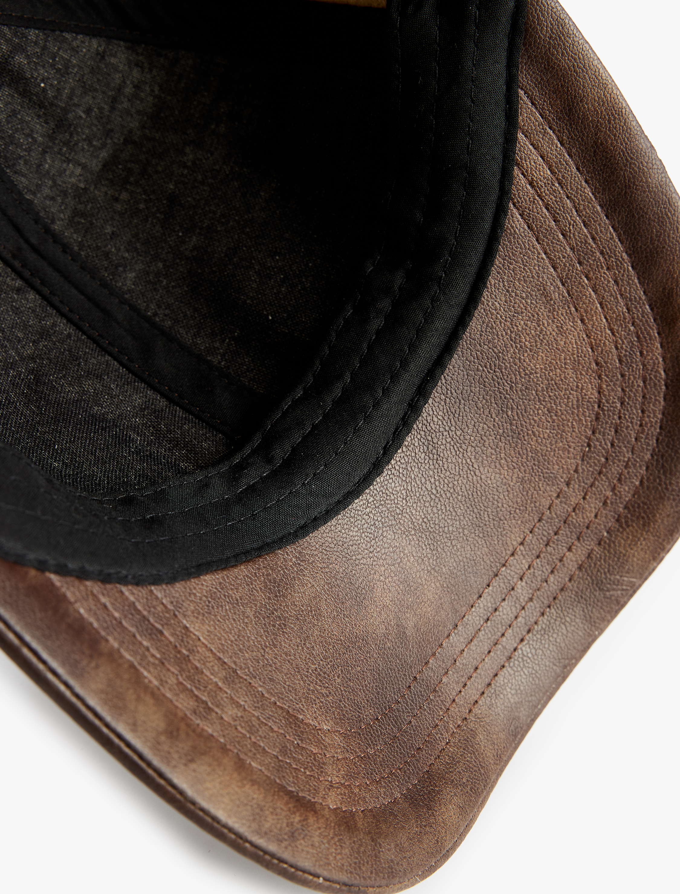  Erkek Etiket Detaylı Suni Deri Kep Şapka