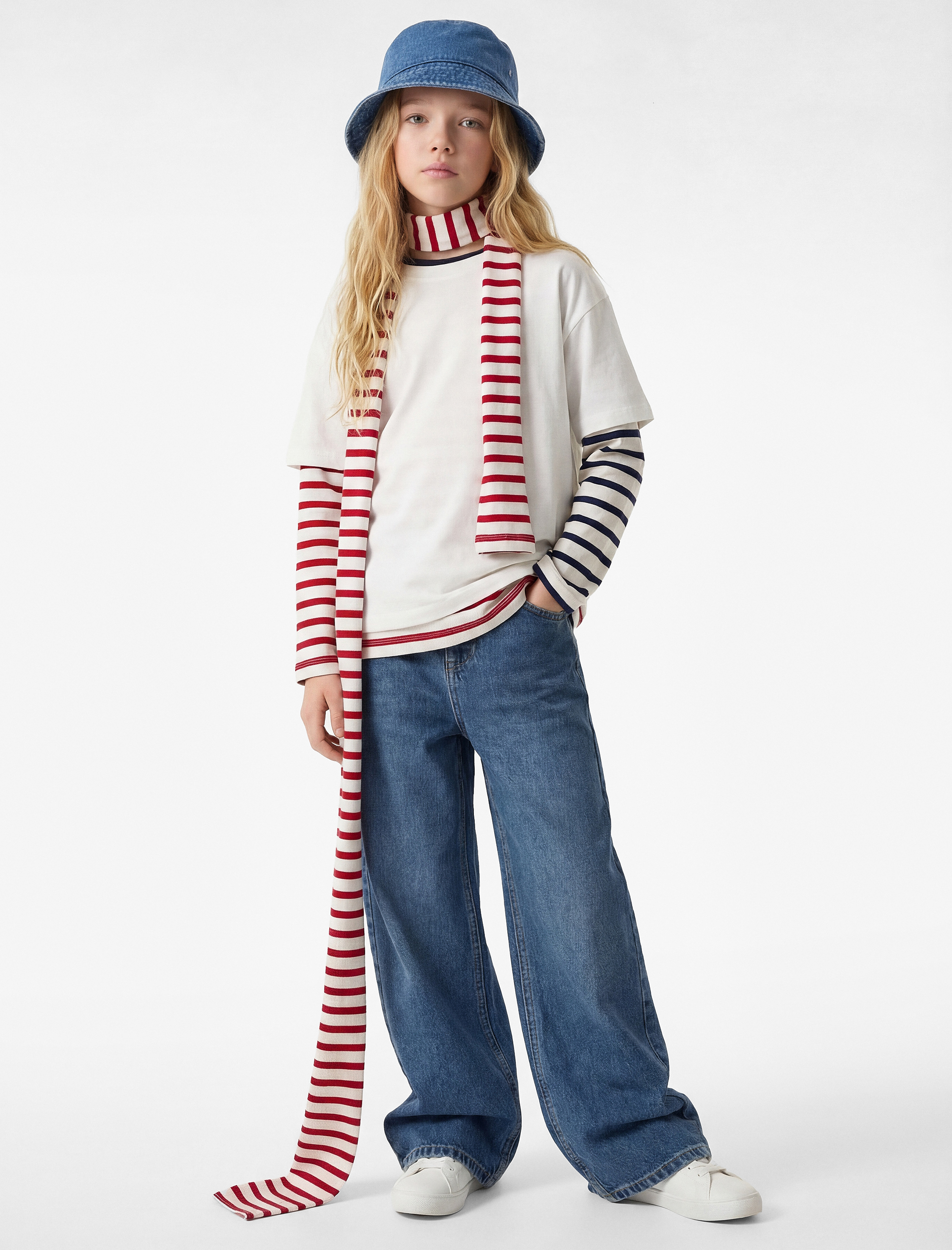  Kız Çocuk Pamuklu Cepli Geniş Paça Denim Pantolon