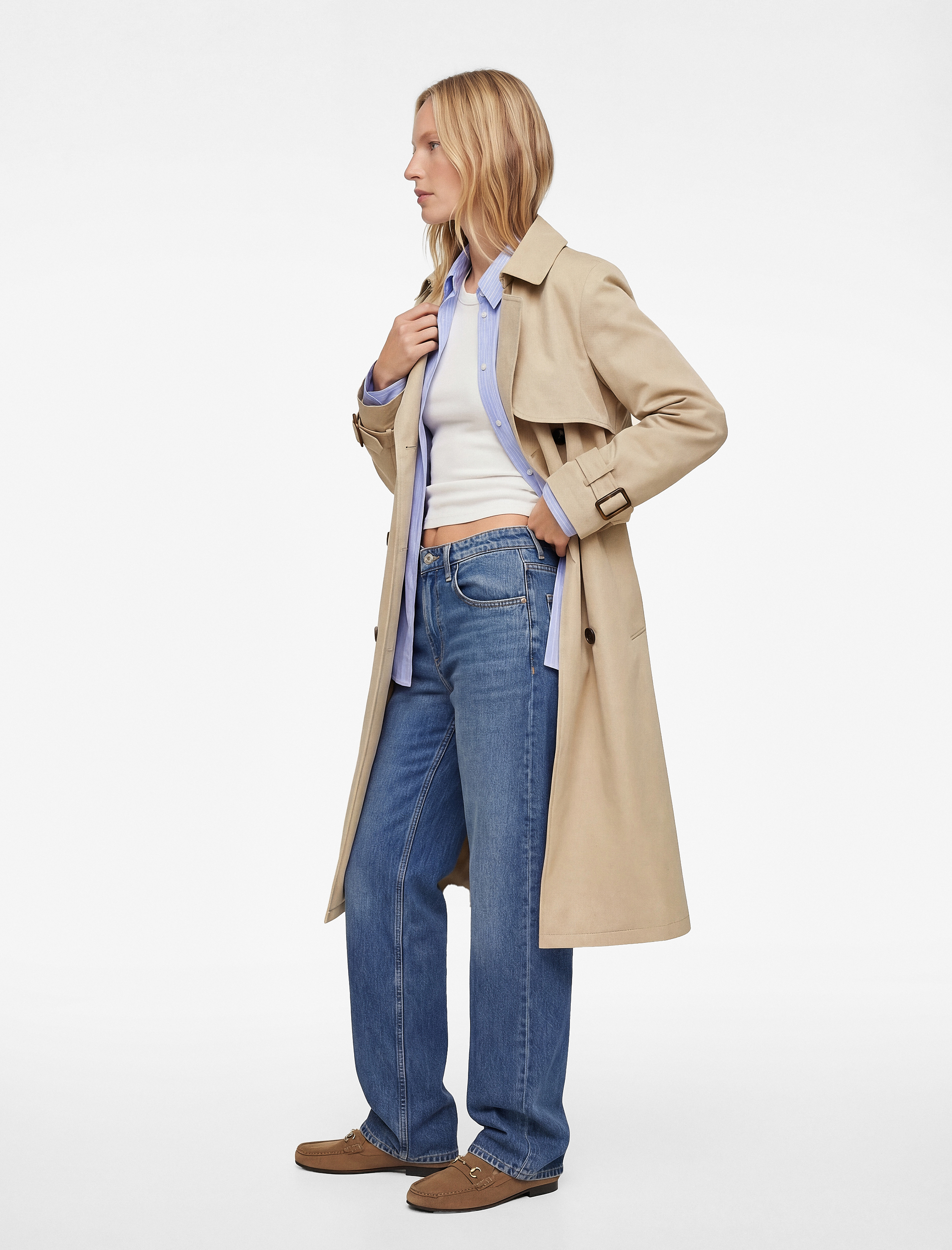   Uzun Kollu Kemer Detaylı Düğmeli Kruvaze Yaka Trençkot