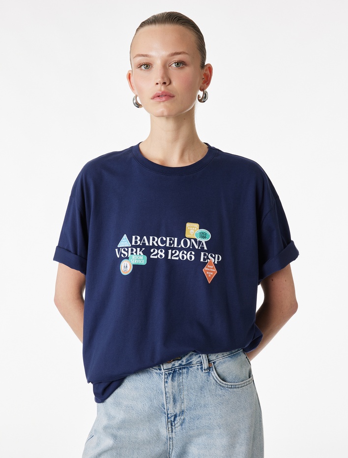  Kısa Kollu Bisiklet Yaka Pamuklu Baskılı Oversize Tişört