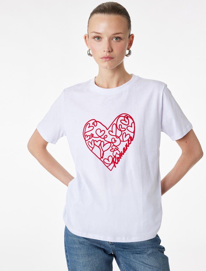  Pamuklu Kısa Kollu Bisiklet Yaka Kalpli Tişört