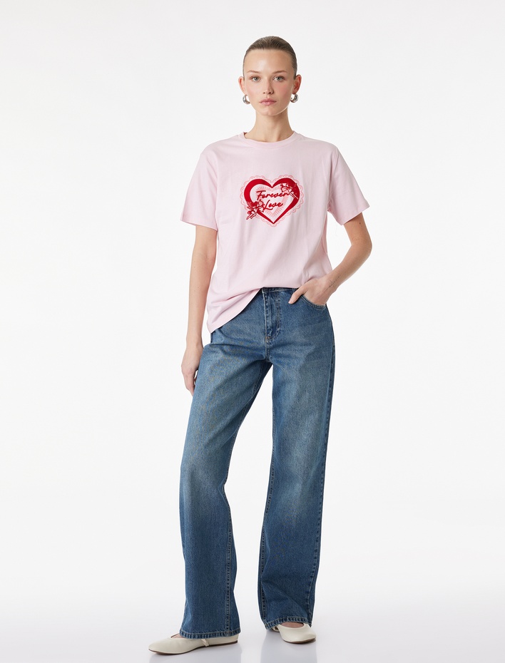  Pamuklu Kısa Kollu Bisiklet Yaka Kalp Baskılı Tişört