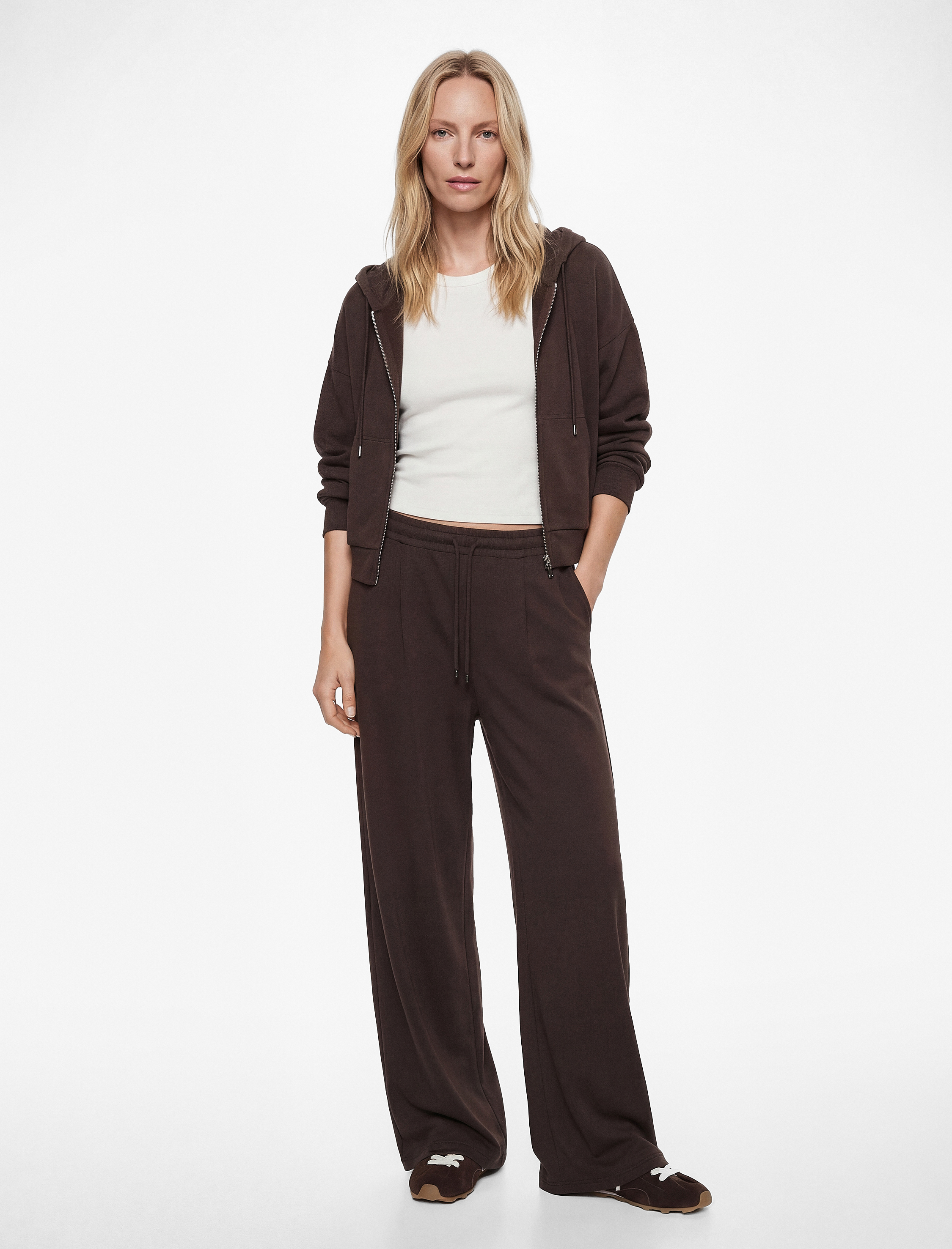   Regular Fit Viskon Karışımlı Beli Bağcıklı Pileli Pantolon