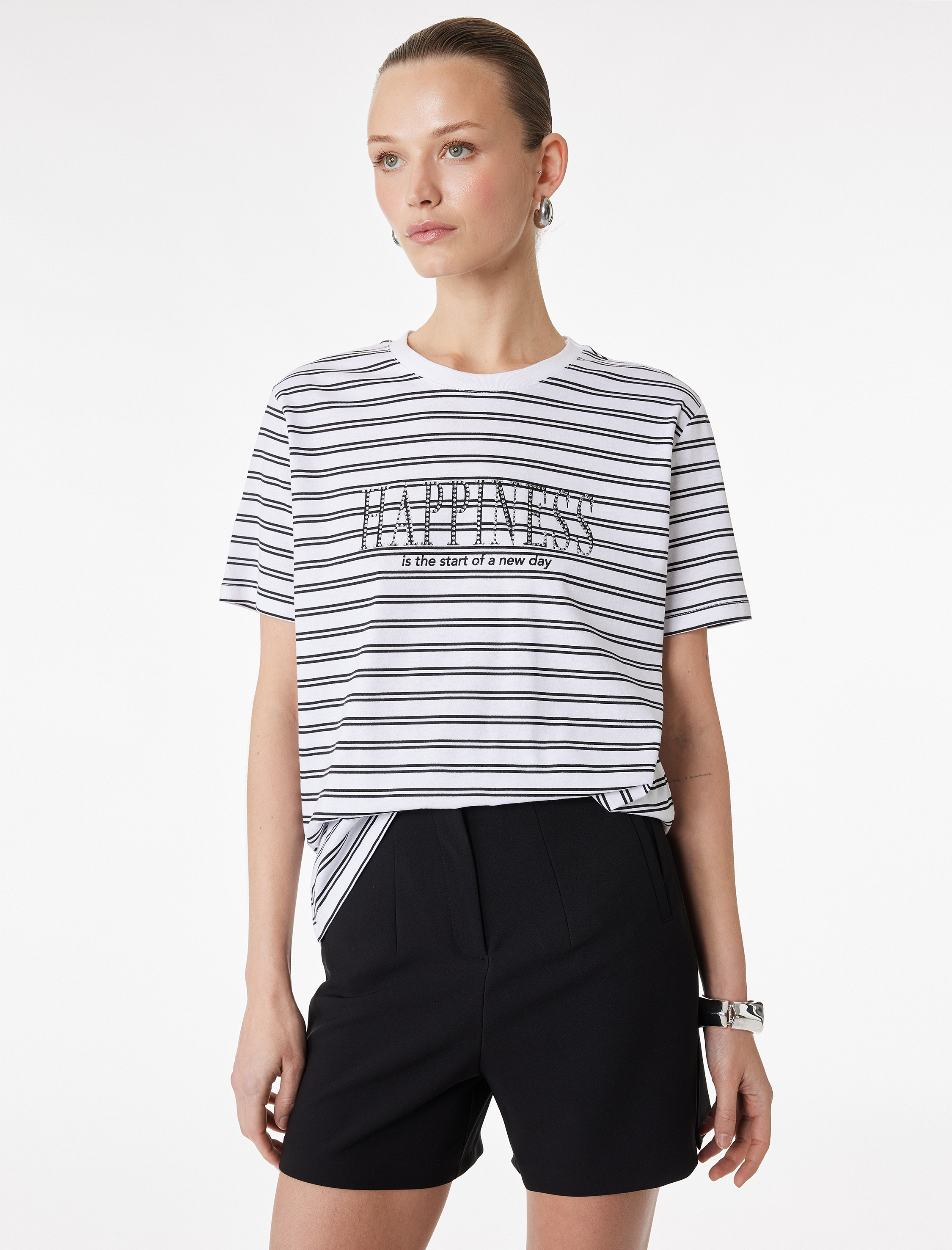   Pamuklu Kısa Kollu Bisiklet Yaka Baskılı Taşlı Çizgili Tişört