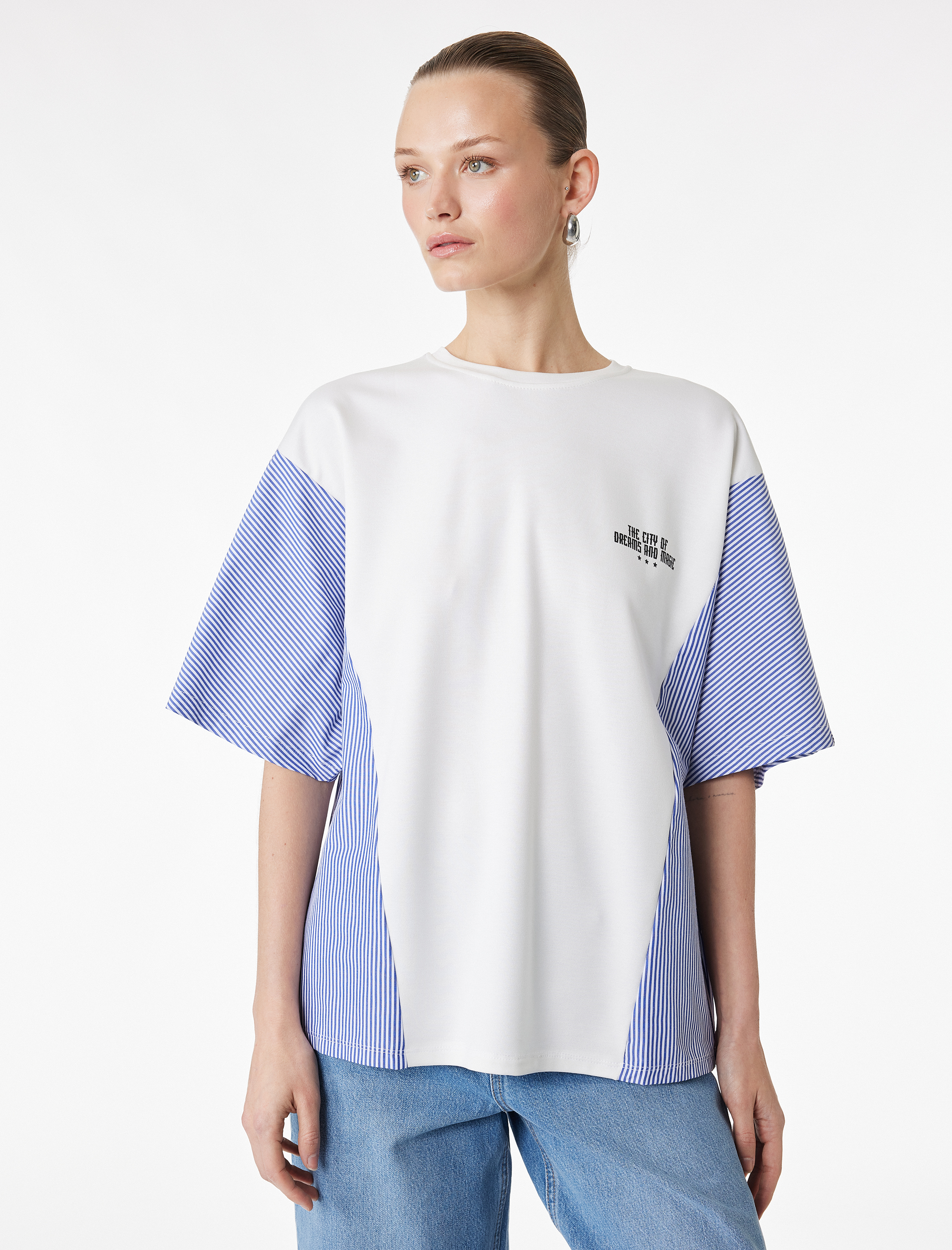   Kısa Kollu Bisiklet Yaka Arkası Baskılı Çizgili Tişört