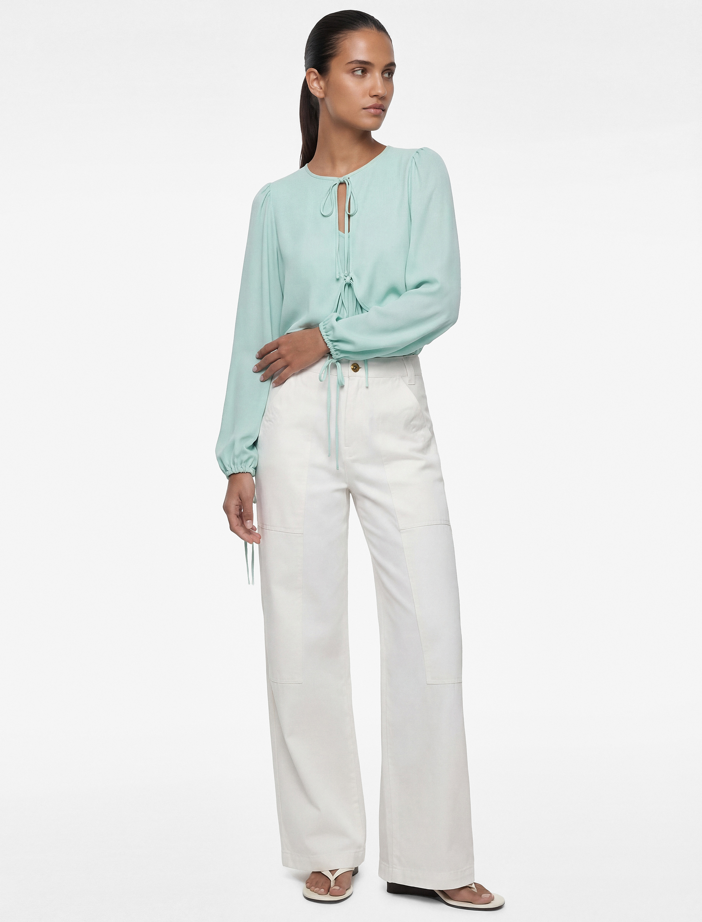   Uzun Kollu Bağcıklı Yuvarlak Yaka Şifon Bluz