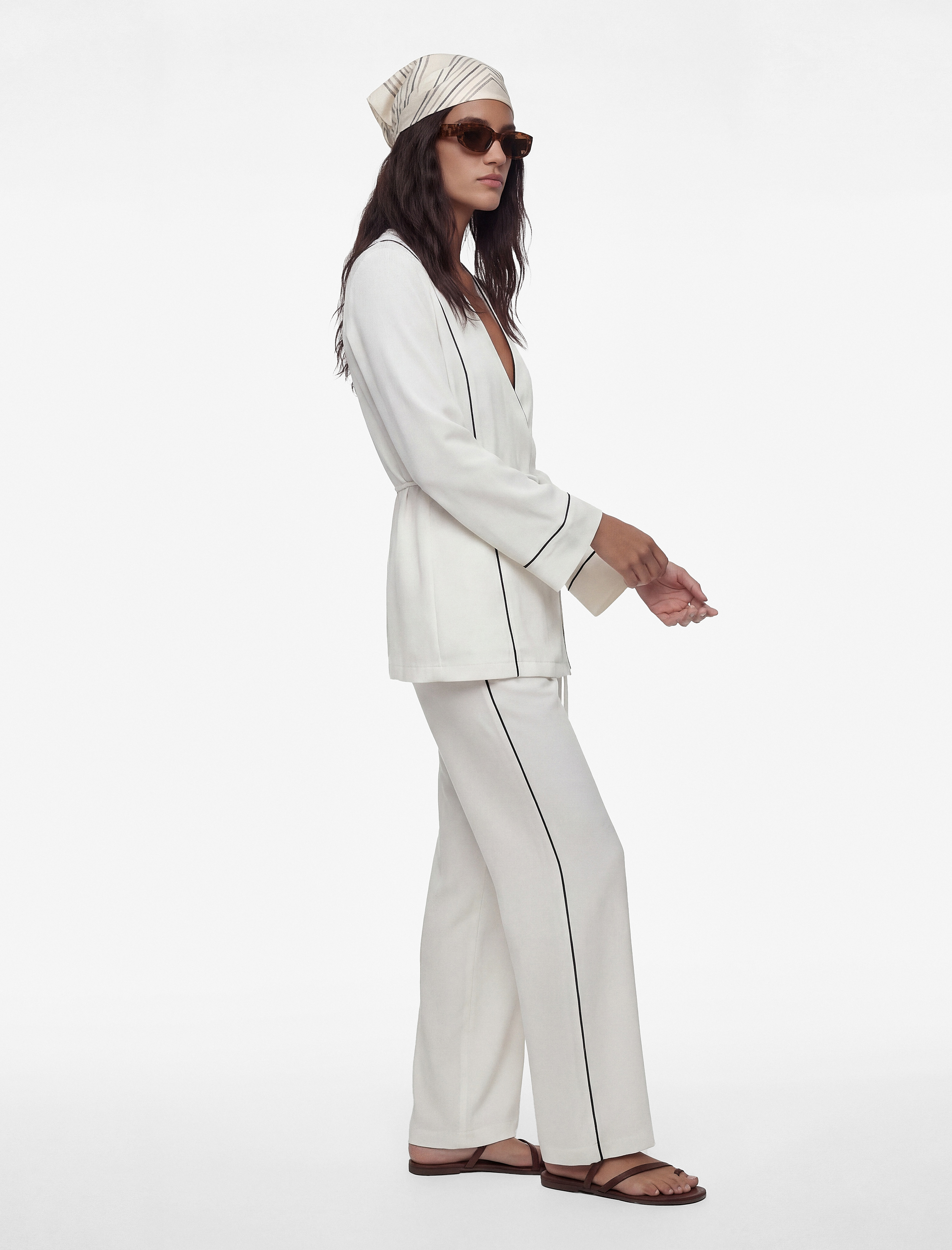   Viskon Kumaş Yandan Şerit Detaylı Yüksek Bel Geniş Paça Palazzo Pantolon