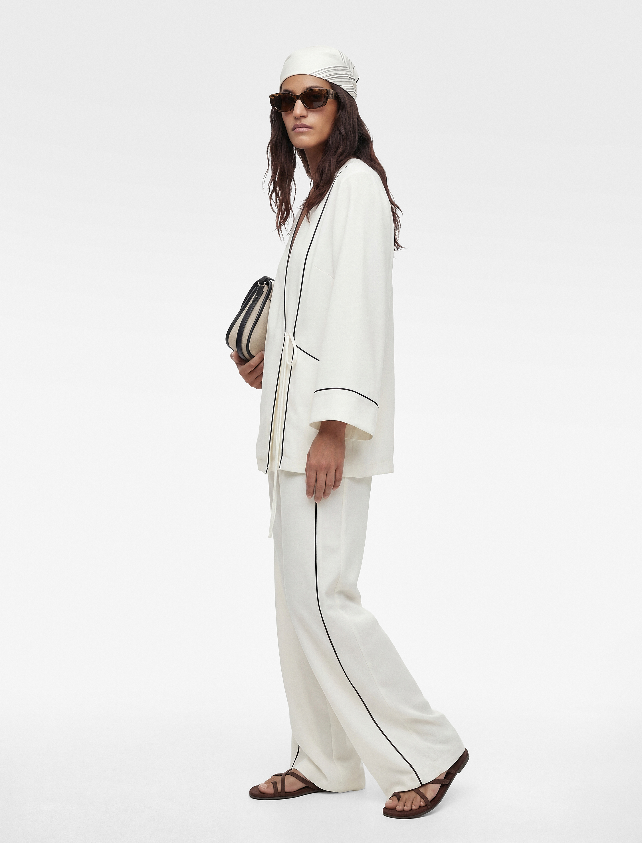   Rahat Kalıp Uzun Kollu Bağlama Detaylı Viskon Kruvaze Kimono