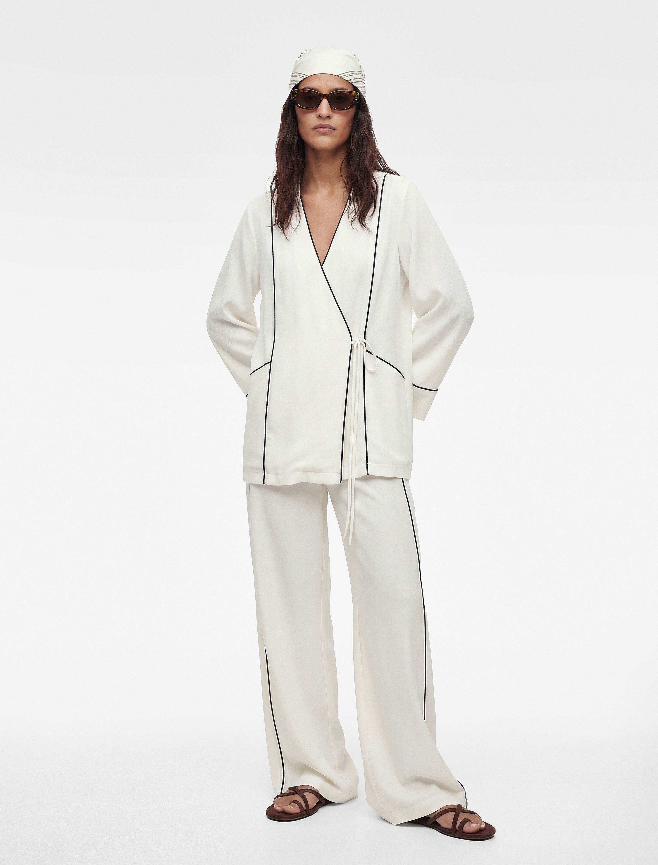   Rahat Kalıp Uzun Kollu Bağlama Detaylı Viskon Kruvaze Kimono