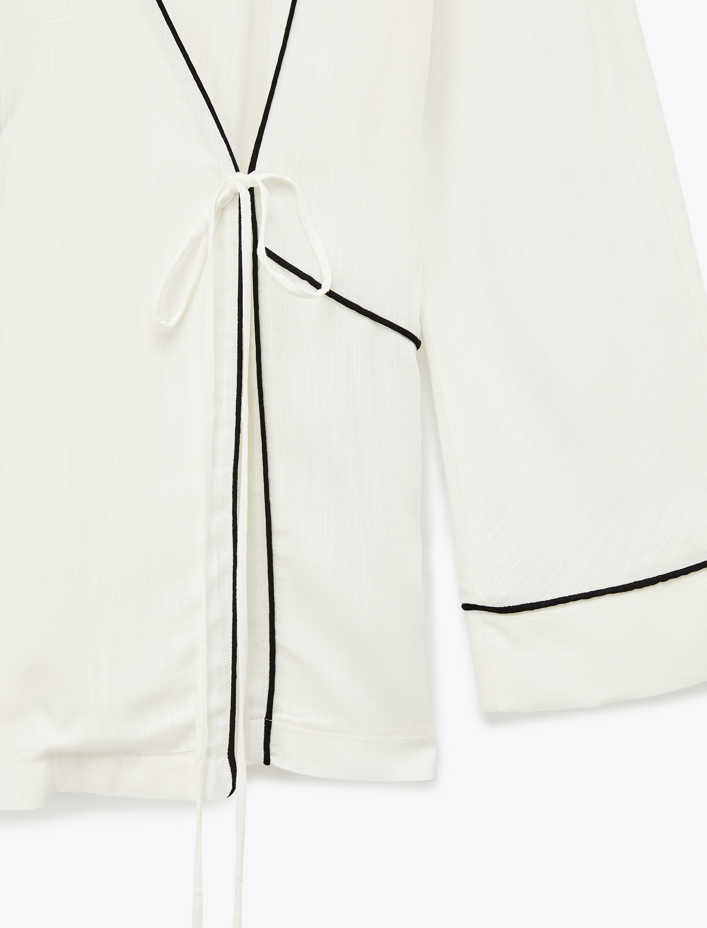   Rahat Kalıp Uzun Kollu Bağlama Detaylı Viskon Kruvaze Kimono