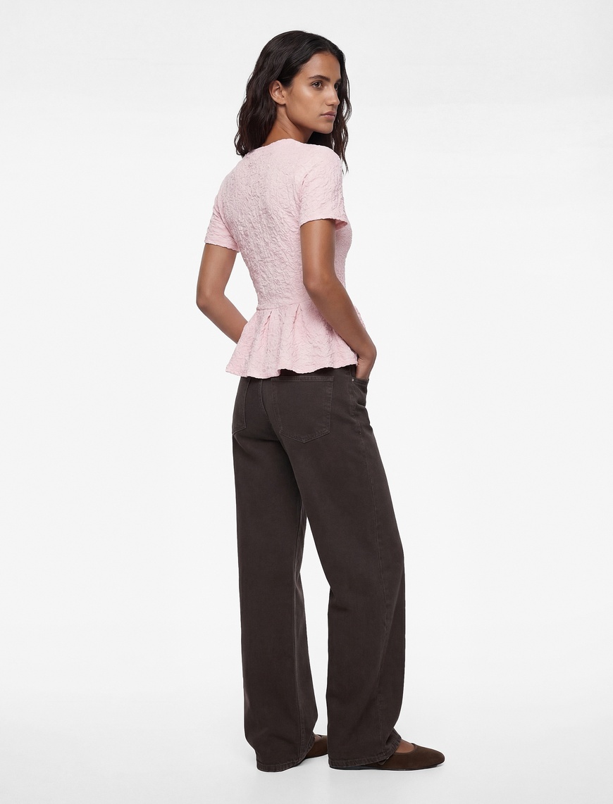 Koton Kadın Slim Fit Bisiklet Yaka Kısa Kollu Dokulu Peplum Bluz