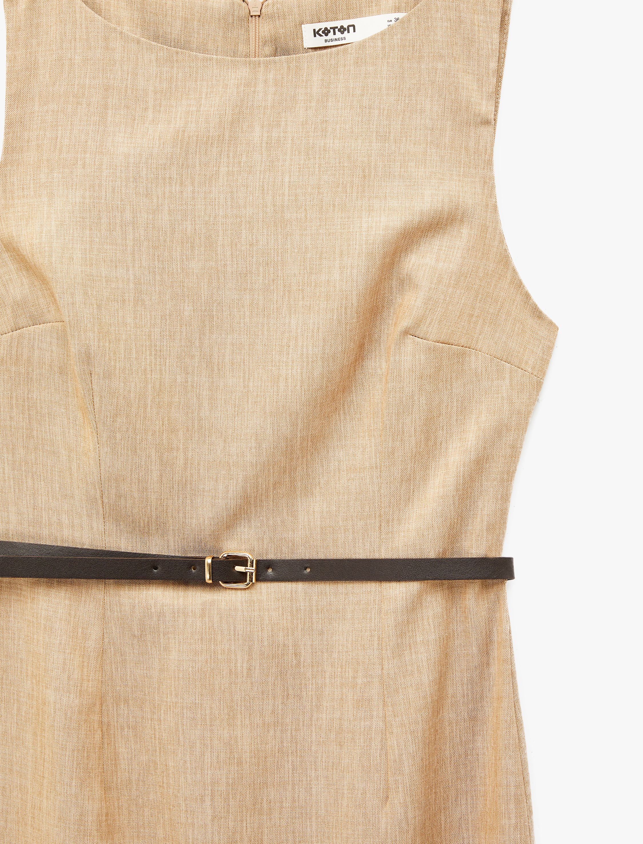   Kemer Detaylı Slim Fit Kolsuz Bisiklet Yaka A Kesim Midi Elbise