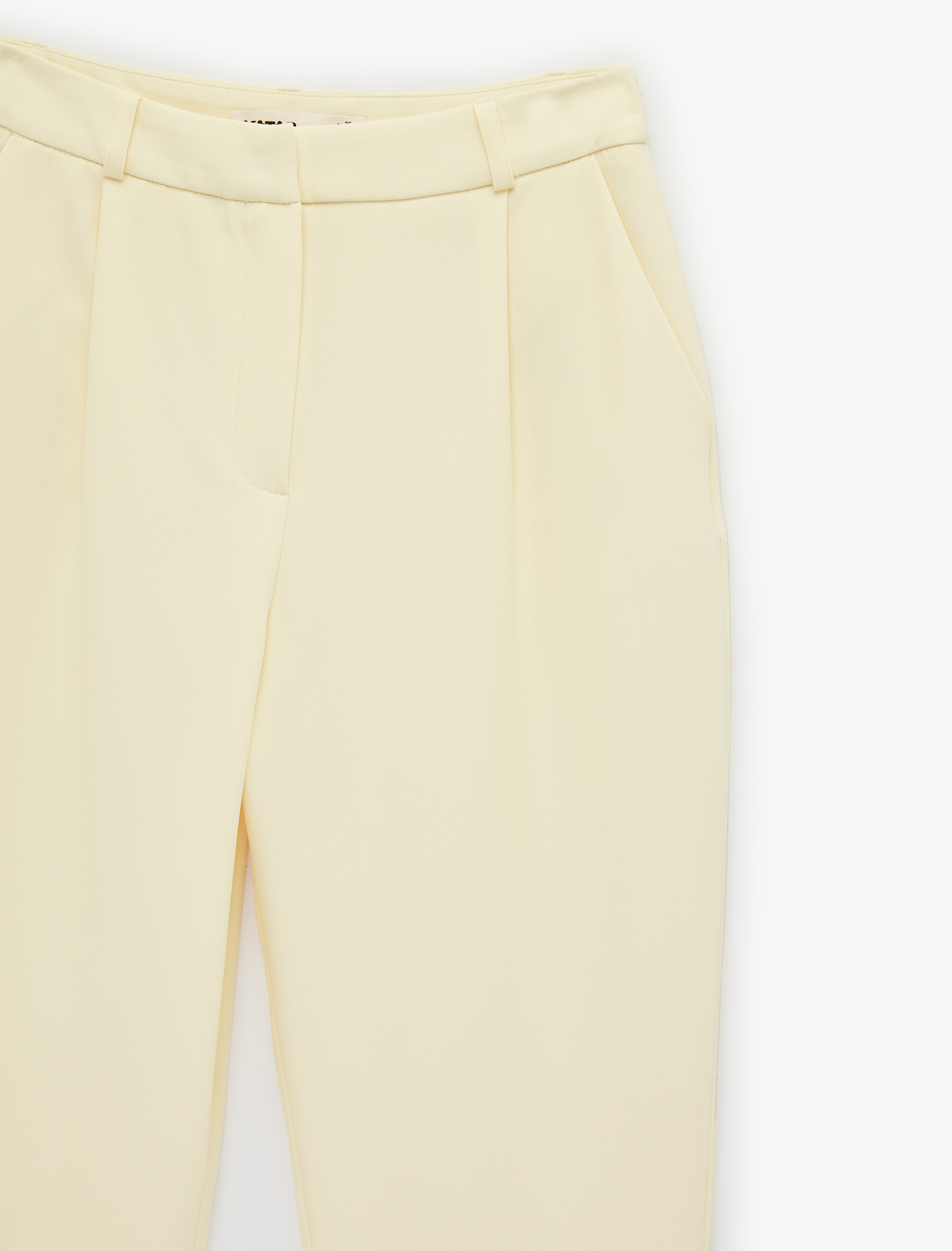   Krep Kumaş Cepli Pile Detaylı Yüksek Bel Havuç Pantolon