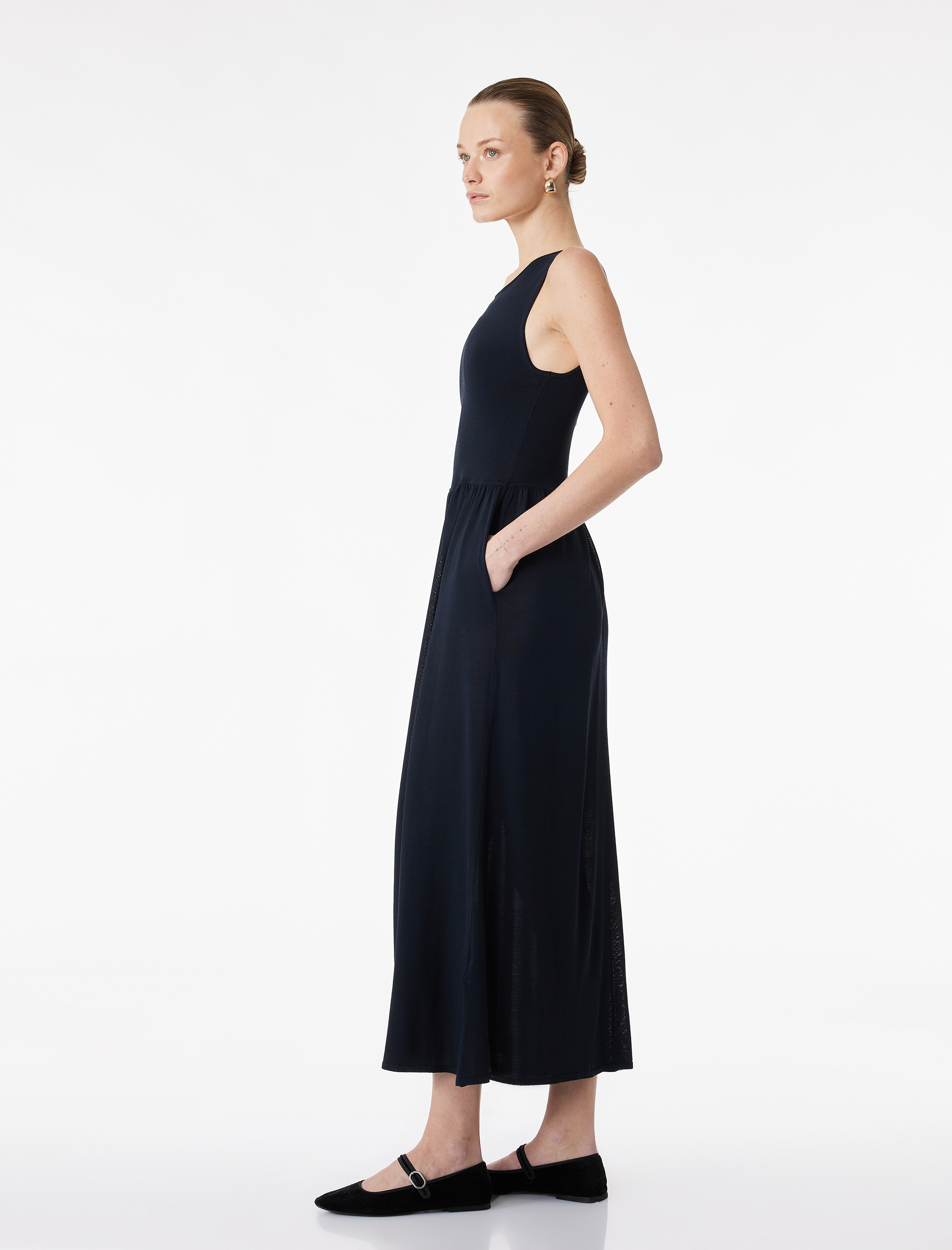   Kolsuz Yuvarlak Yaka Çan Kesim Uzun Triko Elbise