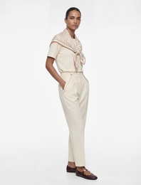 Krep Kumaş Aksesuar Detaylı Cepli Yüksek Bel Havuç Pantolon