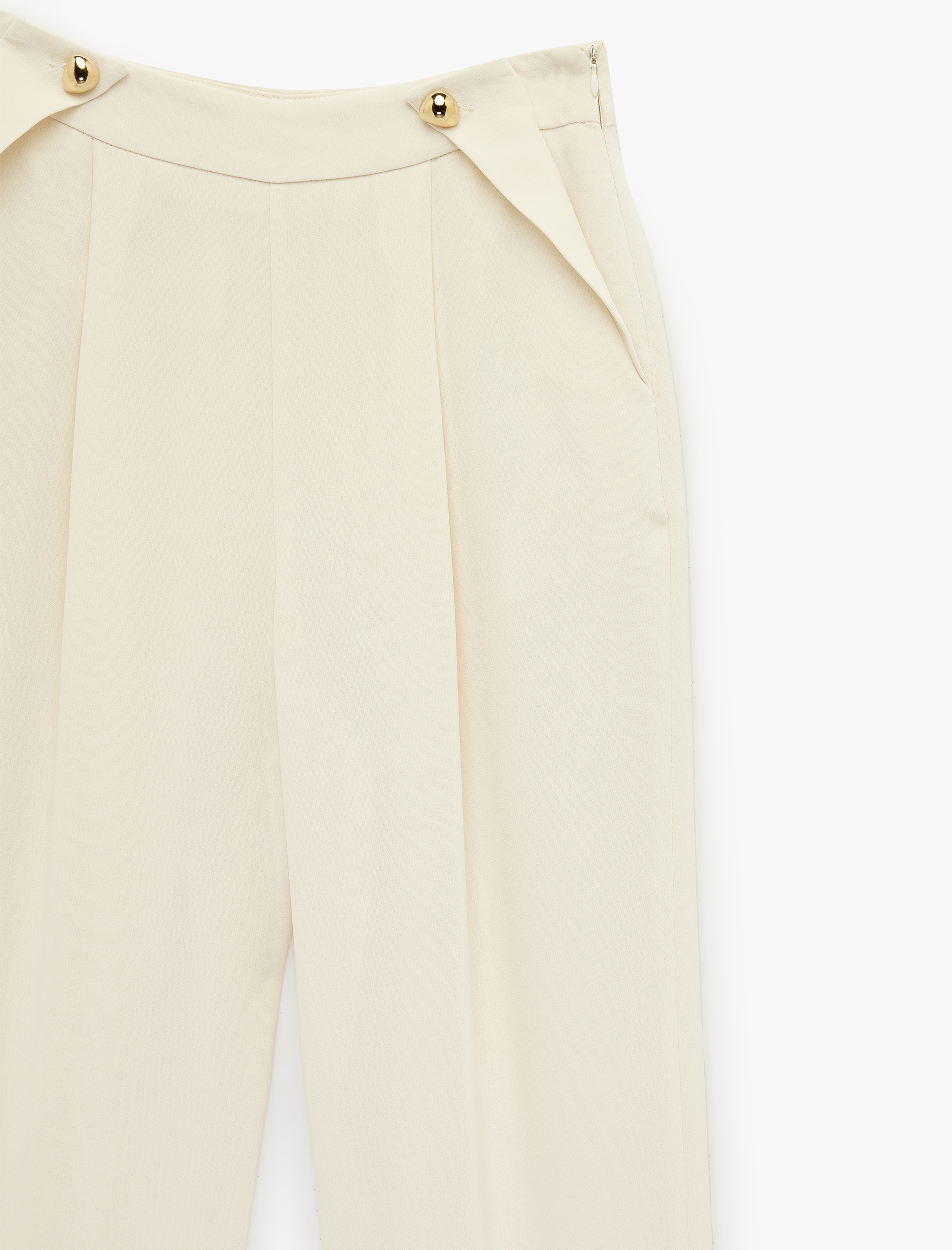   Krep Kumaş Aksesuar Detaylı Cepli Yüksek Bel Havuç Pantolon