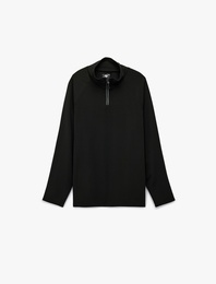 Uzun Kollu Dik Yaka Yarım Fermuarlı Spor Sweatshirt