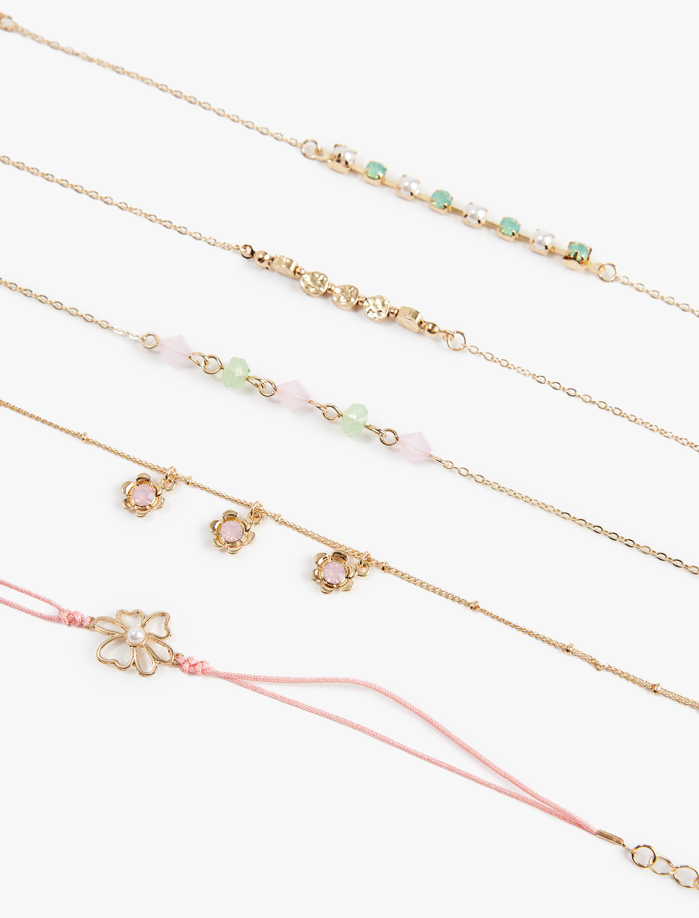  Kadın 5'li Çiçek Detaylı Bileklik Seti