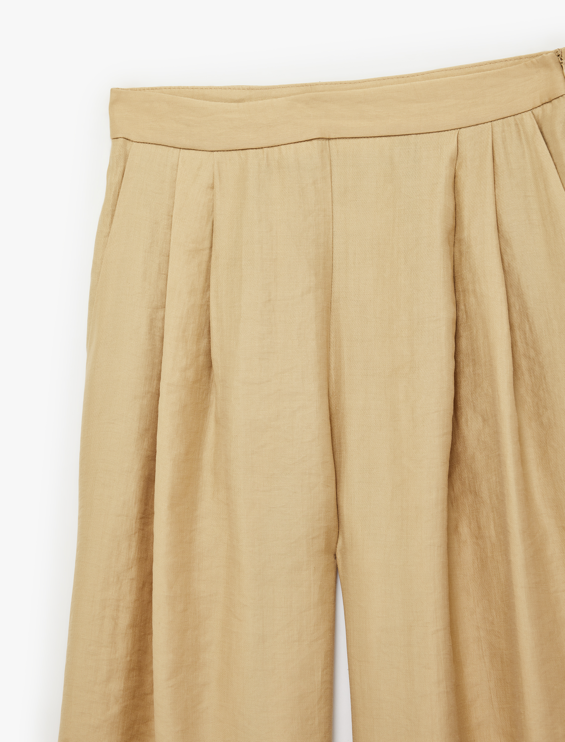   Rahat Kalıp Cepli Geniş Paça Pileli Pantolon