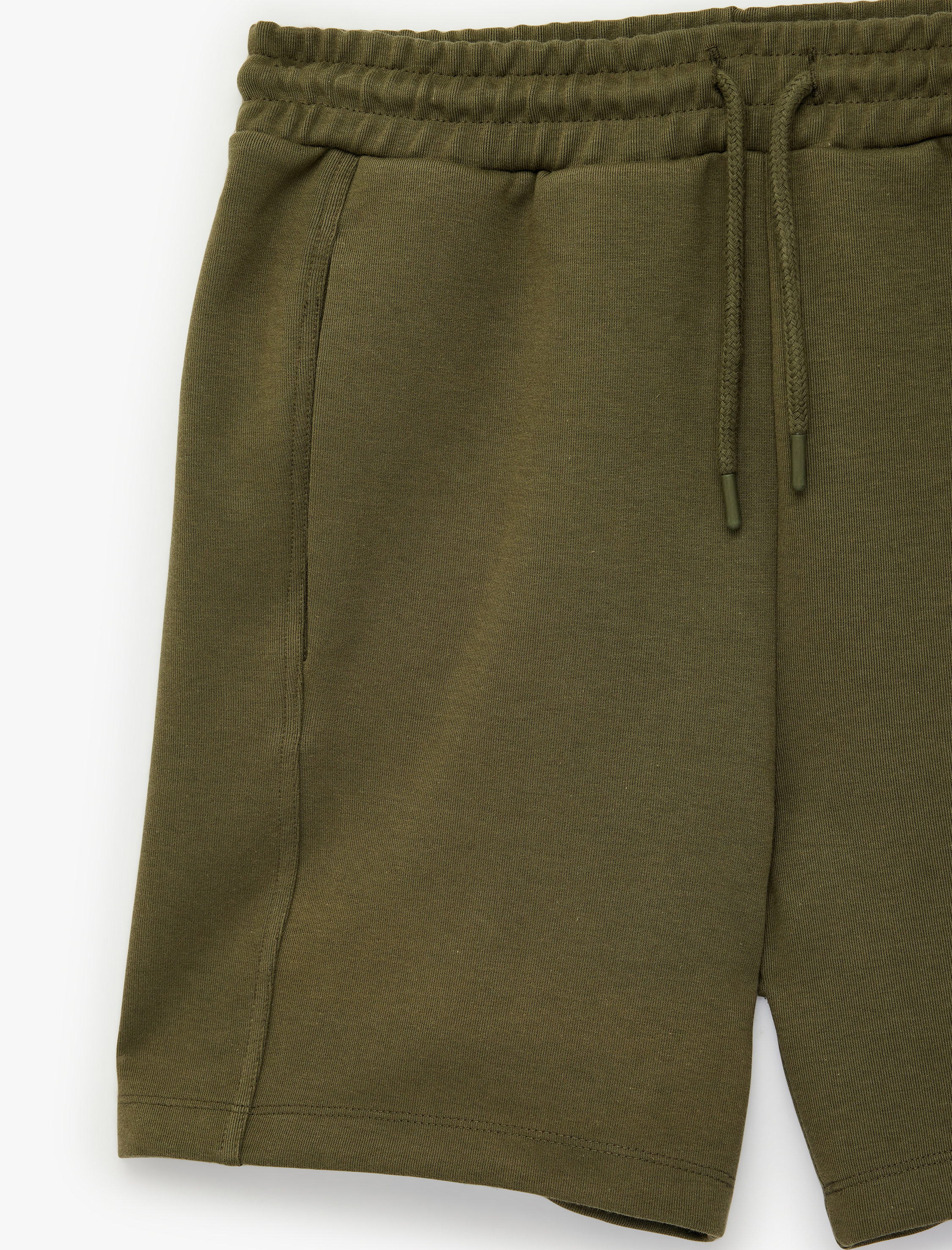   Dikiş Detaylı Cepli Beli Bağcıklı Şort