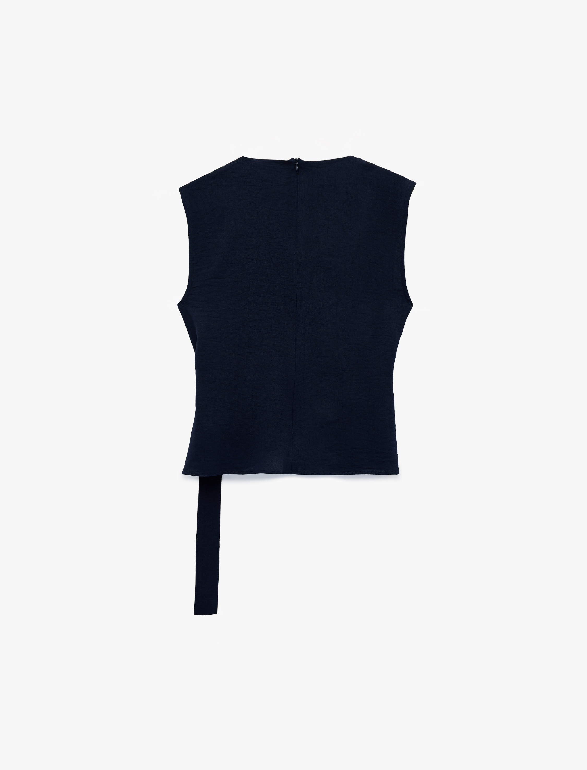   Aerobin Kumaş Hafif Degaje Yaka Kolsuz Kemerli Bluz