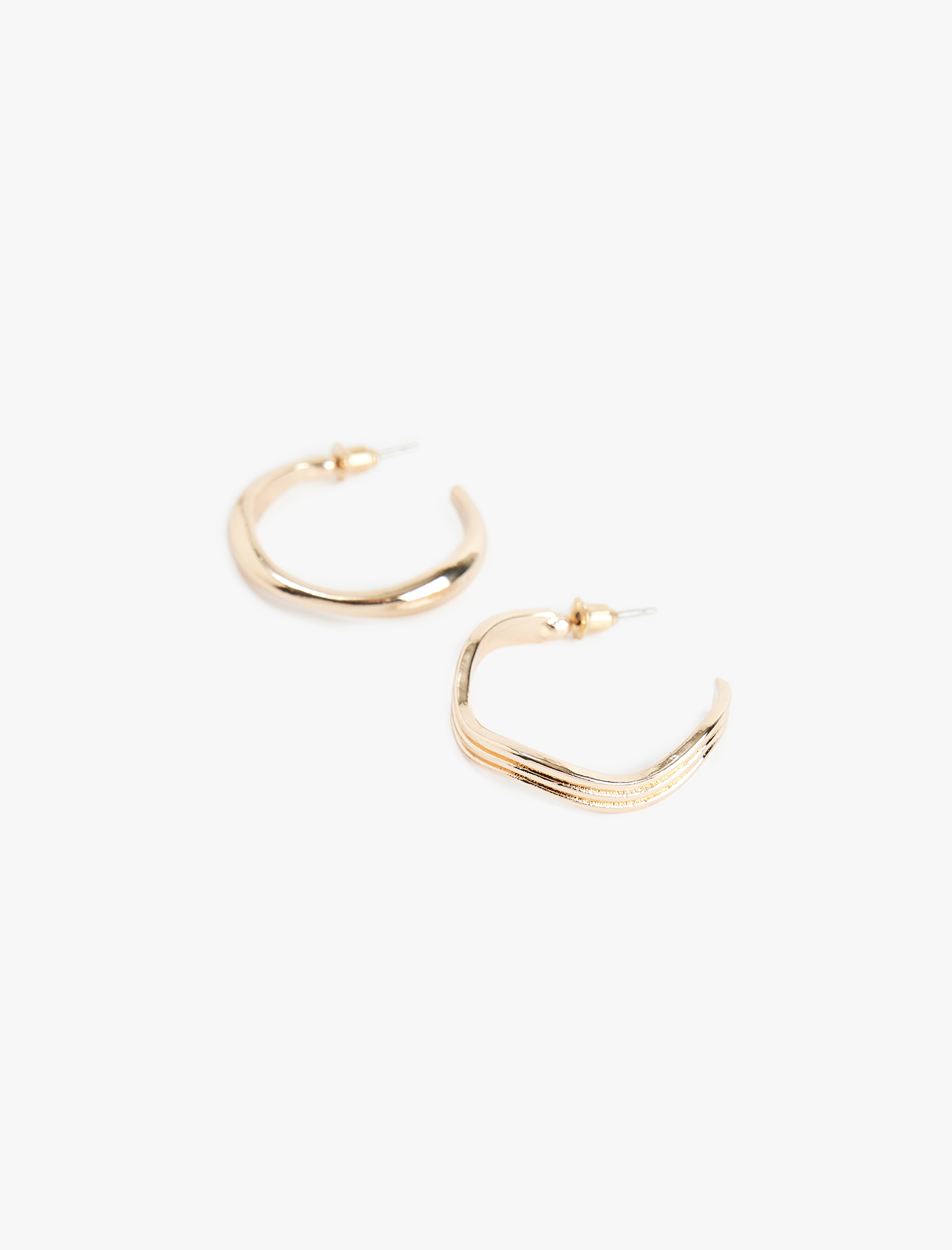  Kadın 2'li Halka Küpe Seti