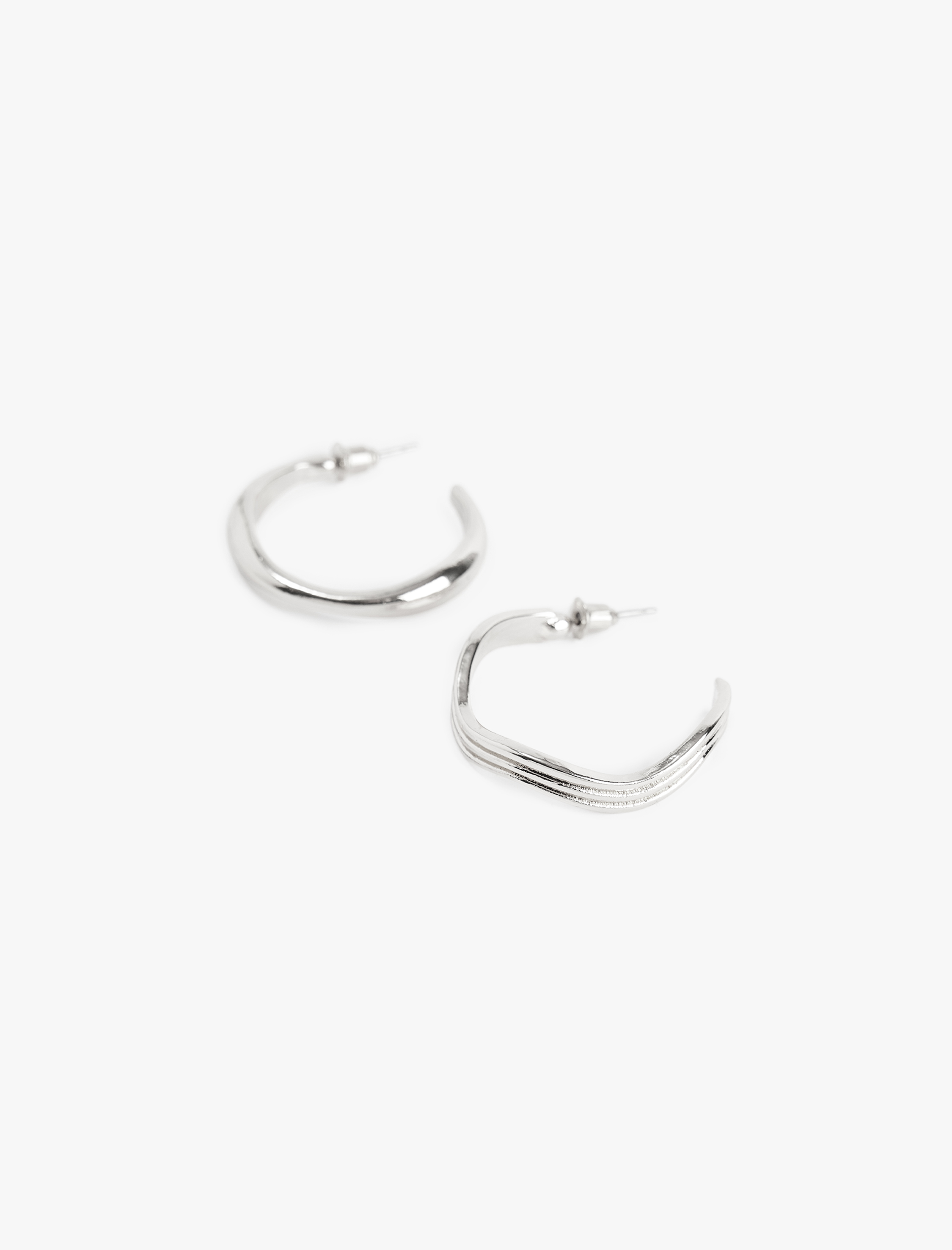  Kadın 2'li Halka Küpe Seti