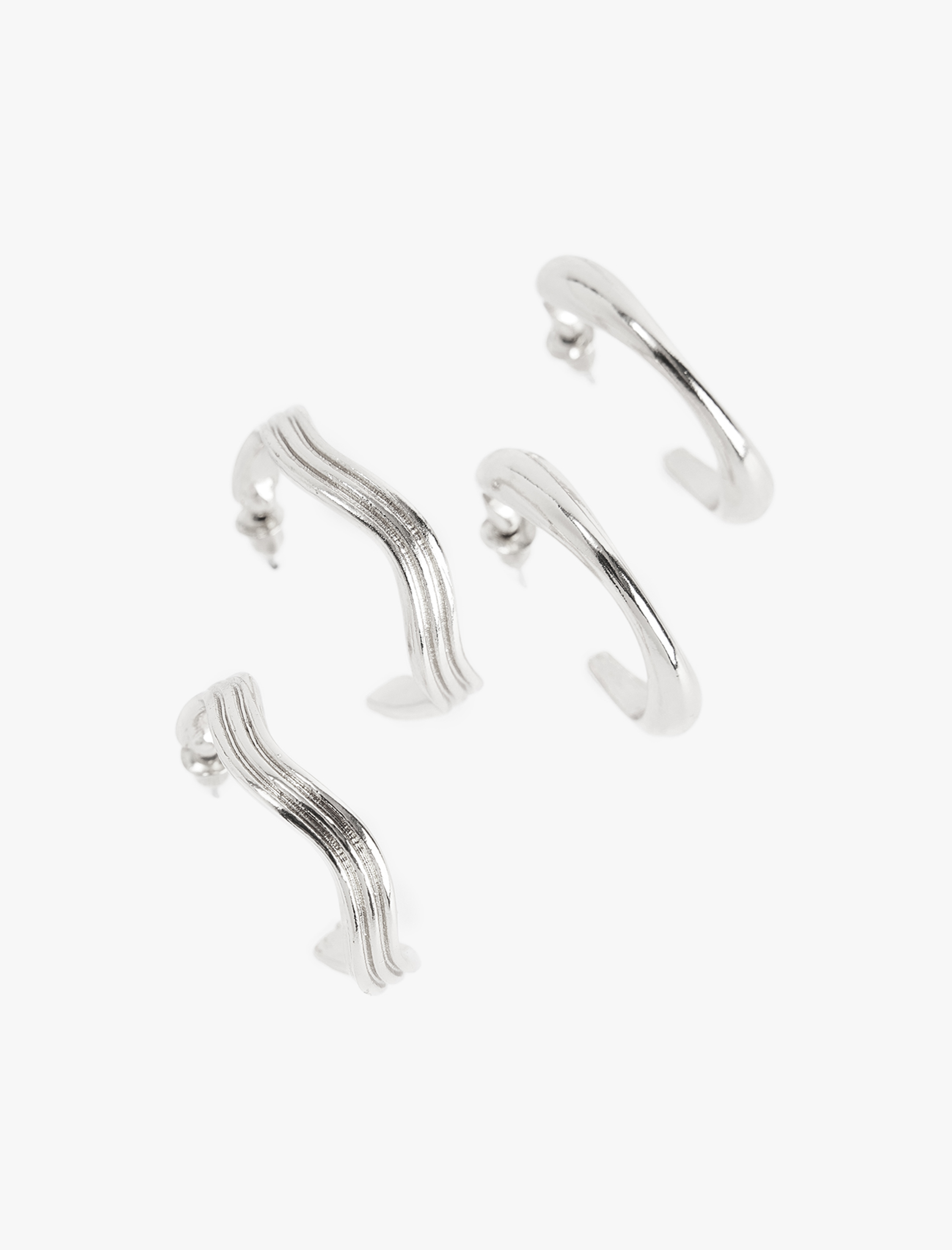  Kadın 2'li Halka Küpe Seti