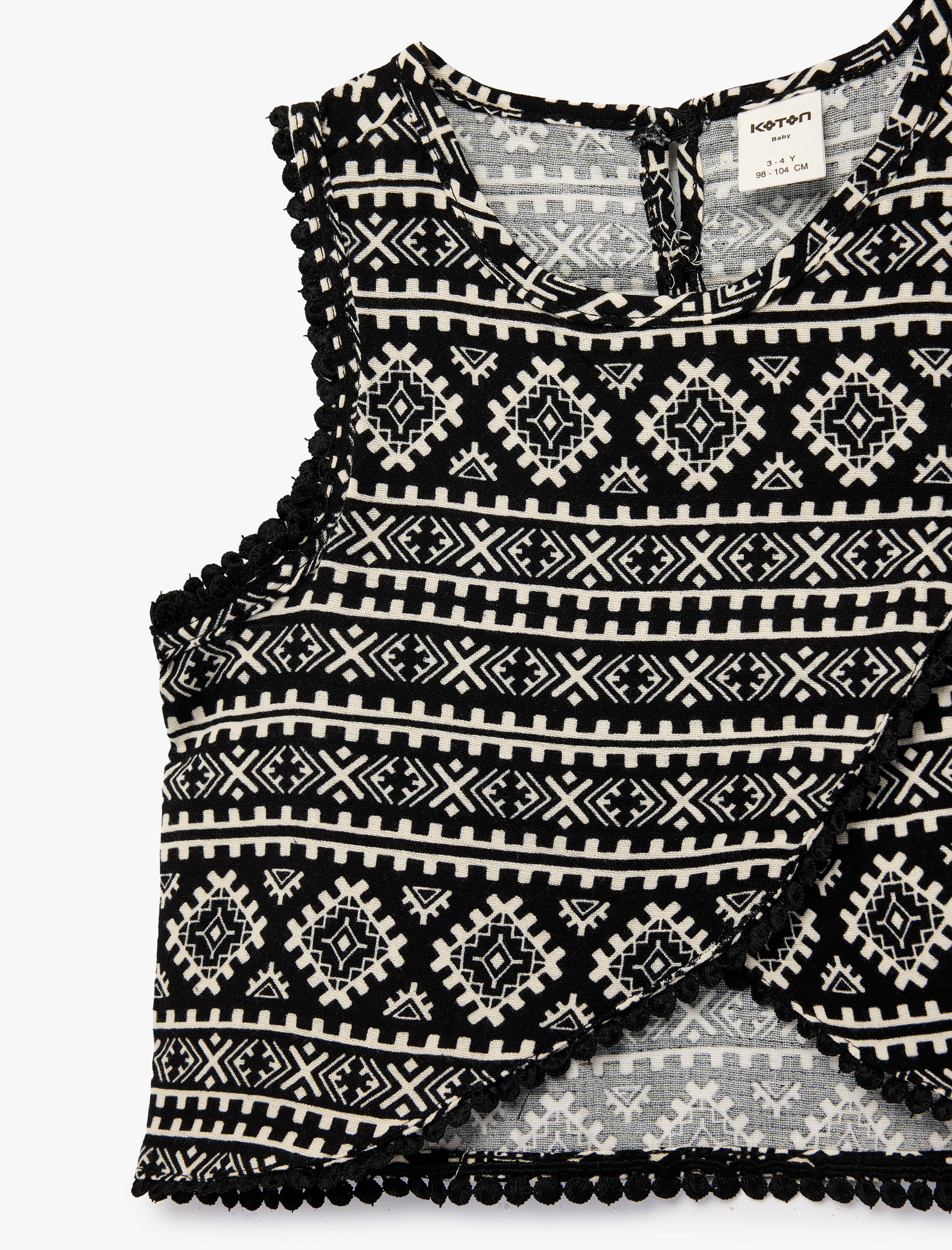  Kız Bebek Kolsuz Bisiklet Yaka Asimetrik Kesim Nakış Detaylı Pamuklu Bluz