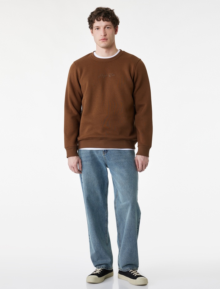  Regular Fit Uzun Kollu Şardonlu Bisiklet Yaka Basic Baskılı Sweatshirt