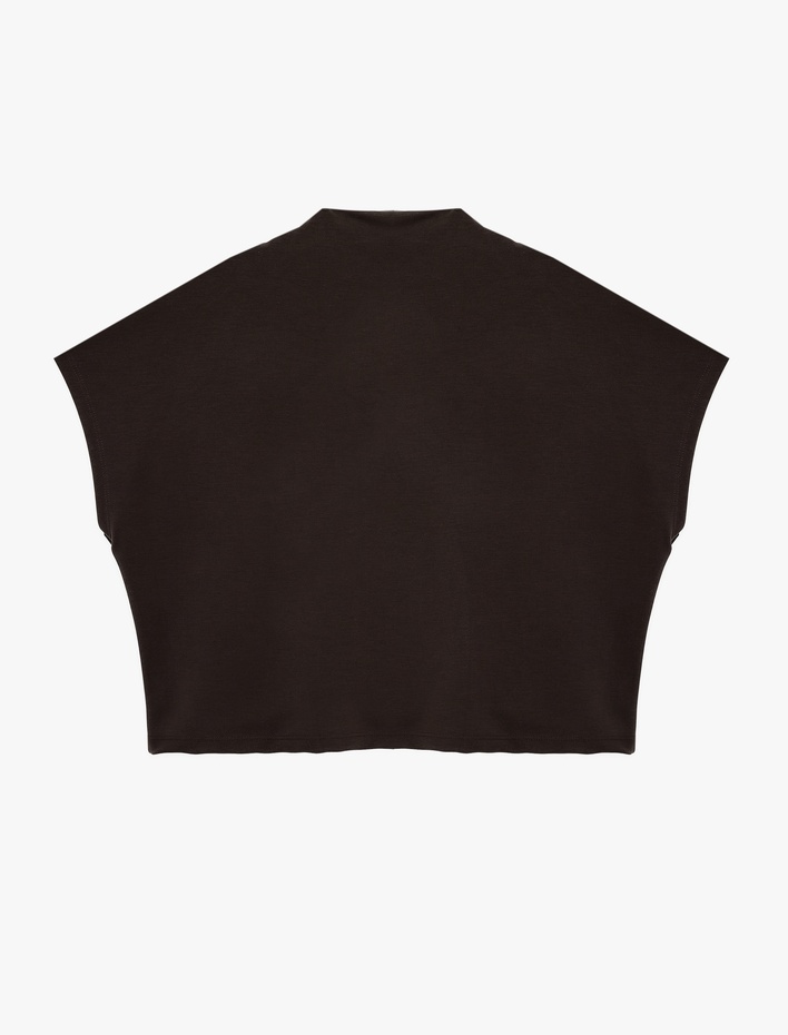  Modal Kumaş Aksesuar Düğme Detaylı Hafif Dik Yaka Kolsuz Tişört