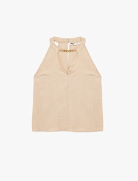 Metal Zincir Aksesuarlı Pencere Detaylı Kolsuz Halter Yaka Bluz