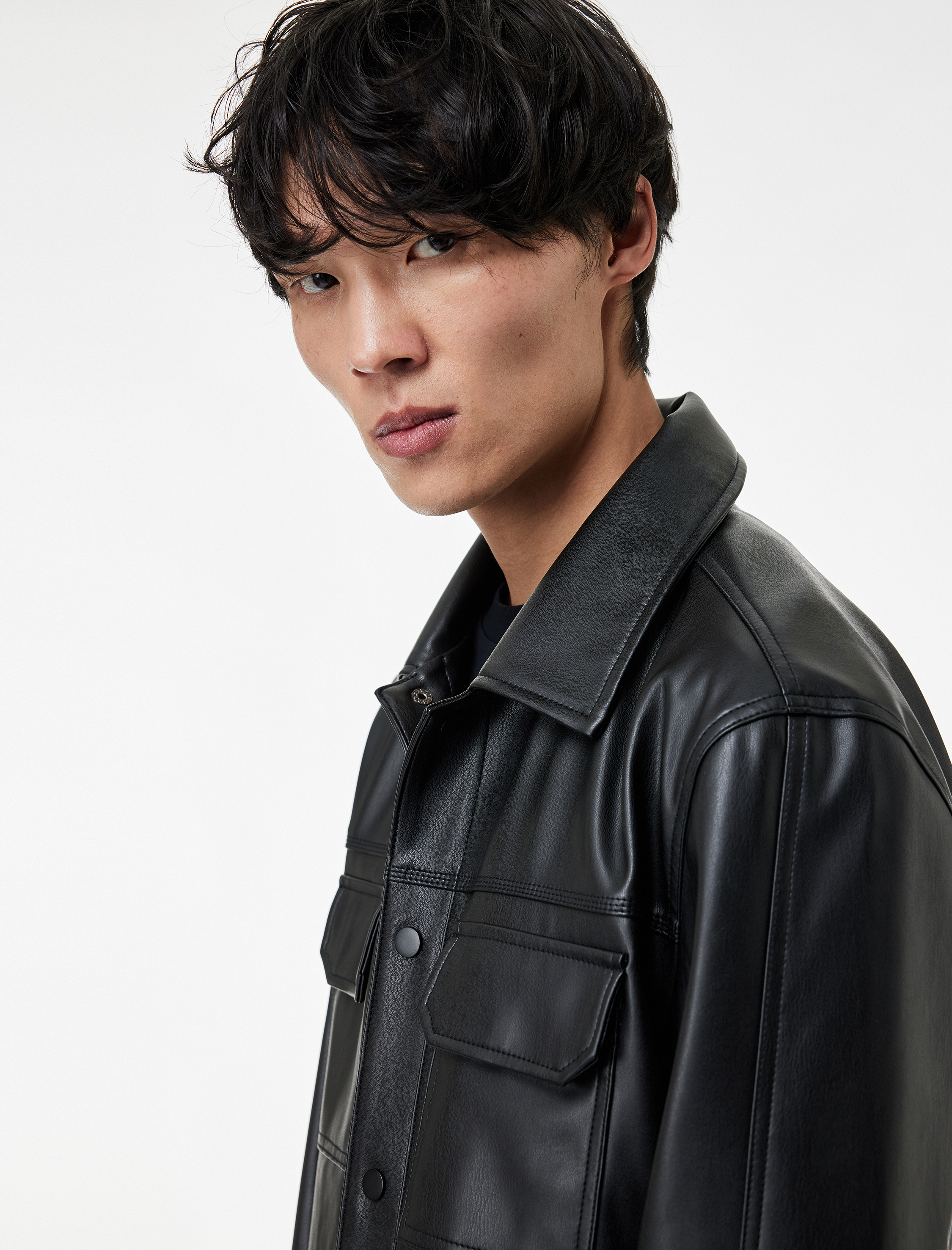   Gömlek Yaka Kapaklı Cepli Uzun Kollu Slim Fit Suni Deri Ceket