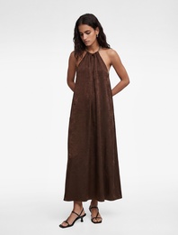 Metal Aksesuar Detaylı Dokulu Uzun Halter Yaka Saten Elbise