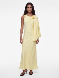 Çiçek Aplike Detaylı Bisiklet Yaka Kolsuz Uzun Saten Abiye Elbise