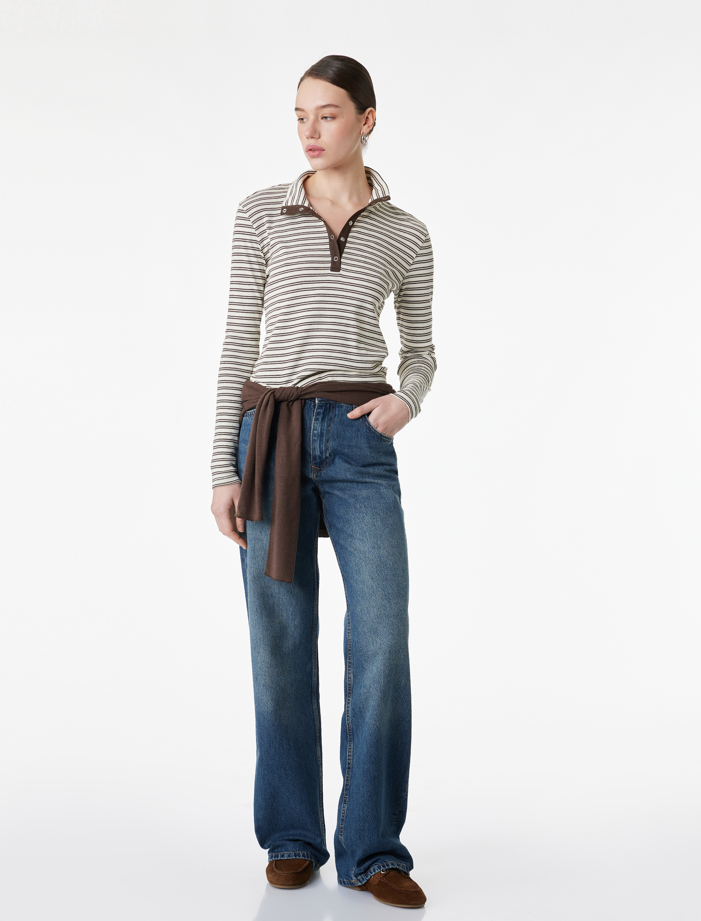   Slim Fit Yarım Düğme Detaylı Dik Yaka Uzun Kollu Çizgili Bluz