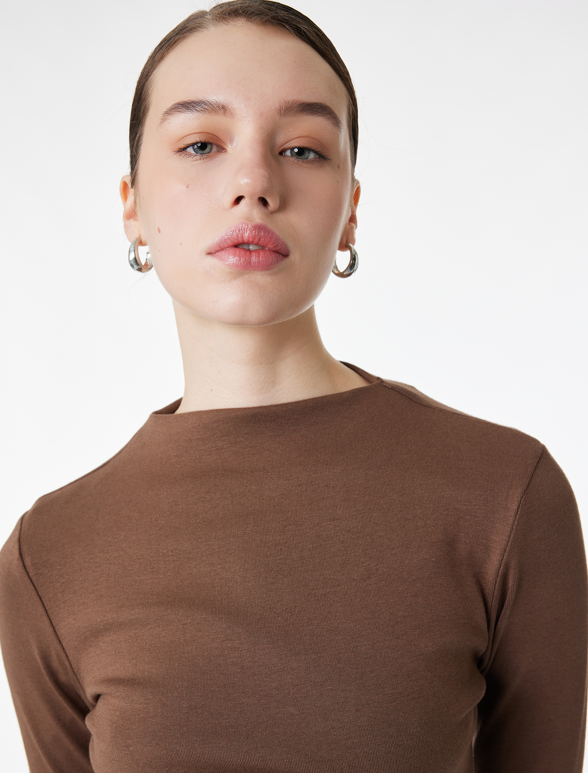   Dik Yaka Slim Fit Modal Karışımlı Basic Uzun Kollu Tişört